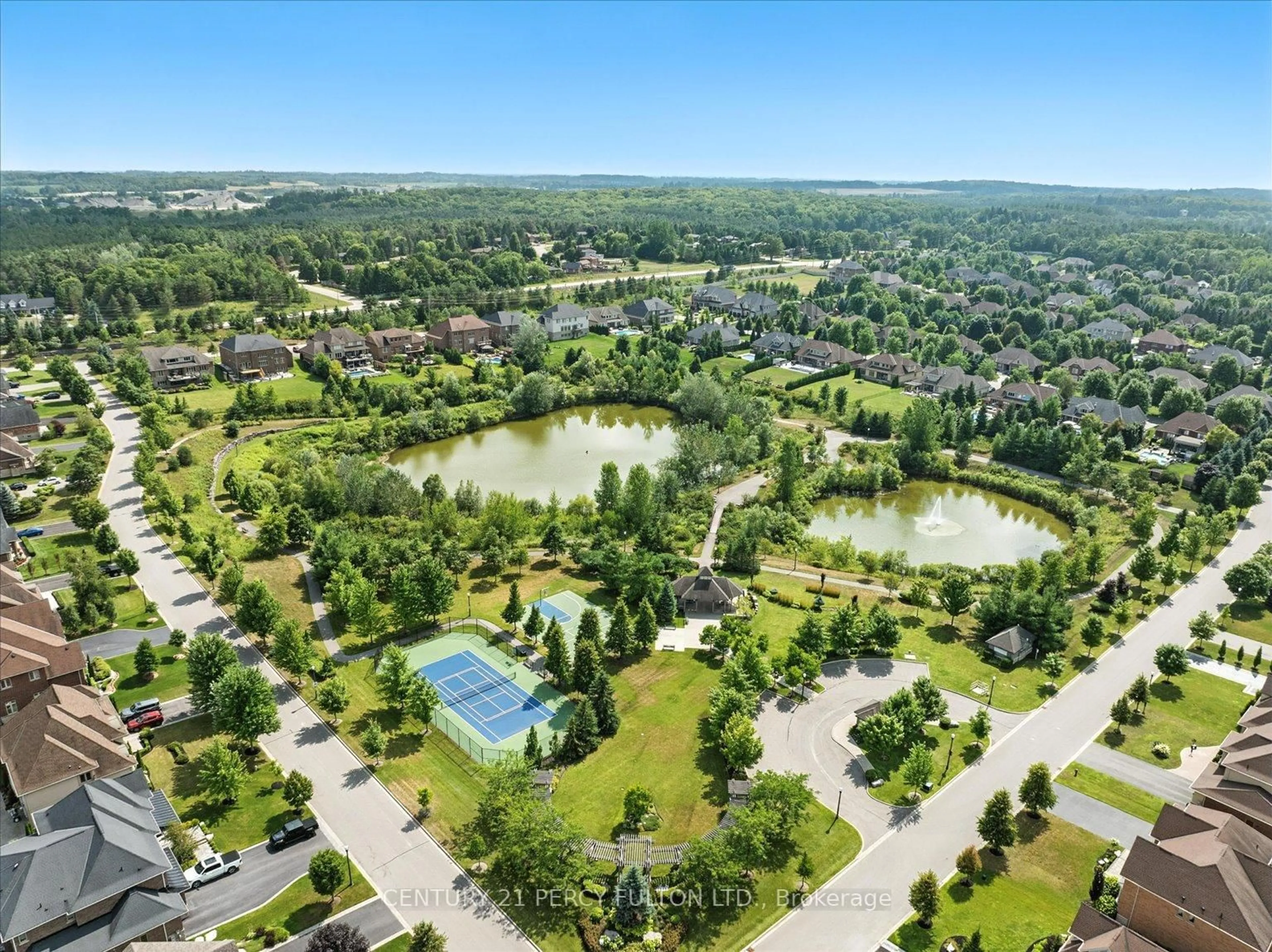 A pic from outside/outdoor area/front of a property/back of a property/a pic from drone, water/lake/river/ocean view for 13 Country Club Cres, Uxbridge Ontario L9P 0B8