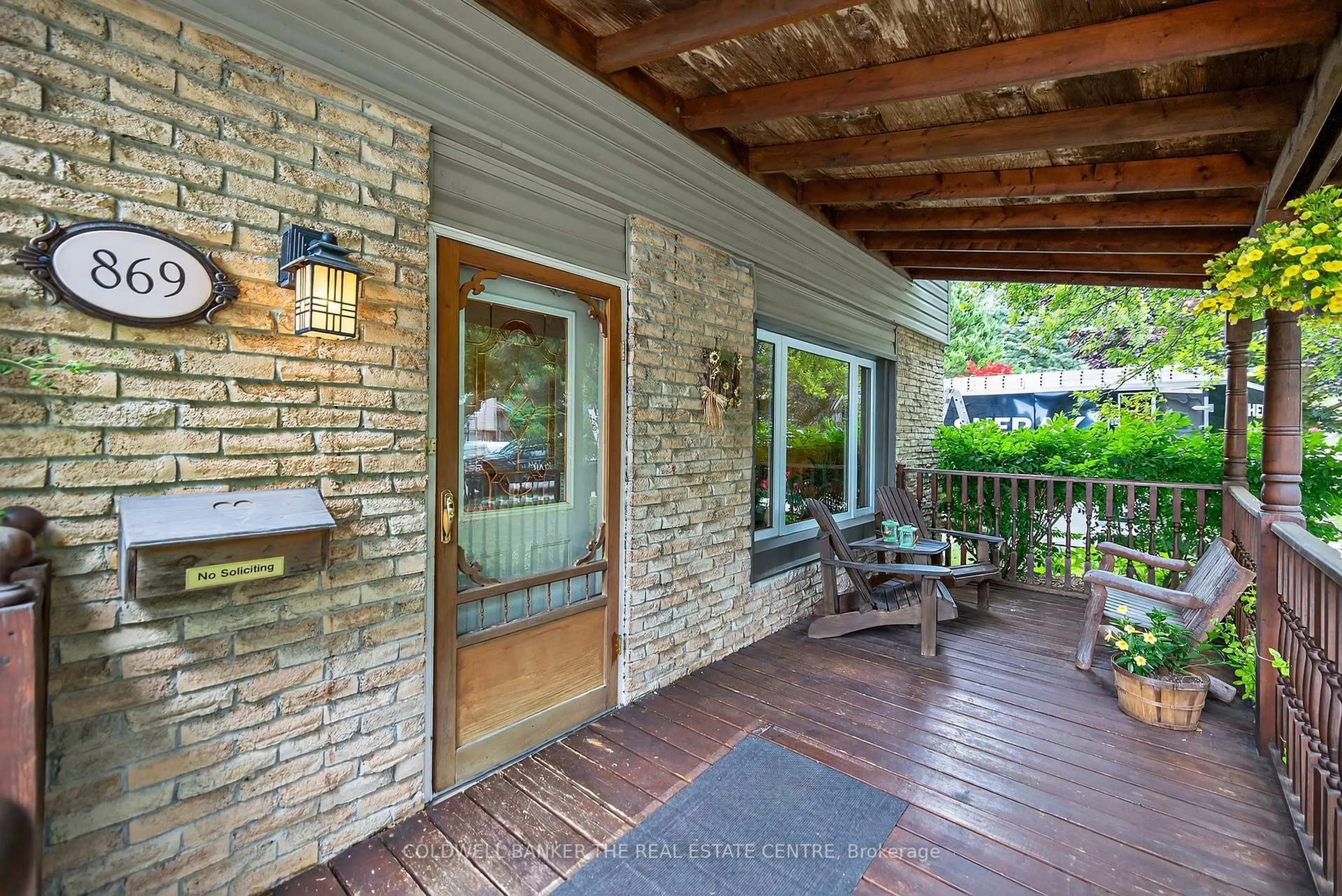 Unknown for 869 Magnolia Ave, Newmarket Ontario L3Y 5H5