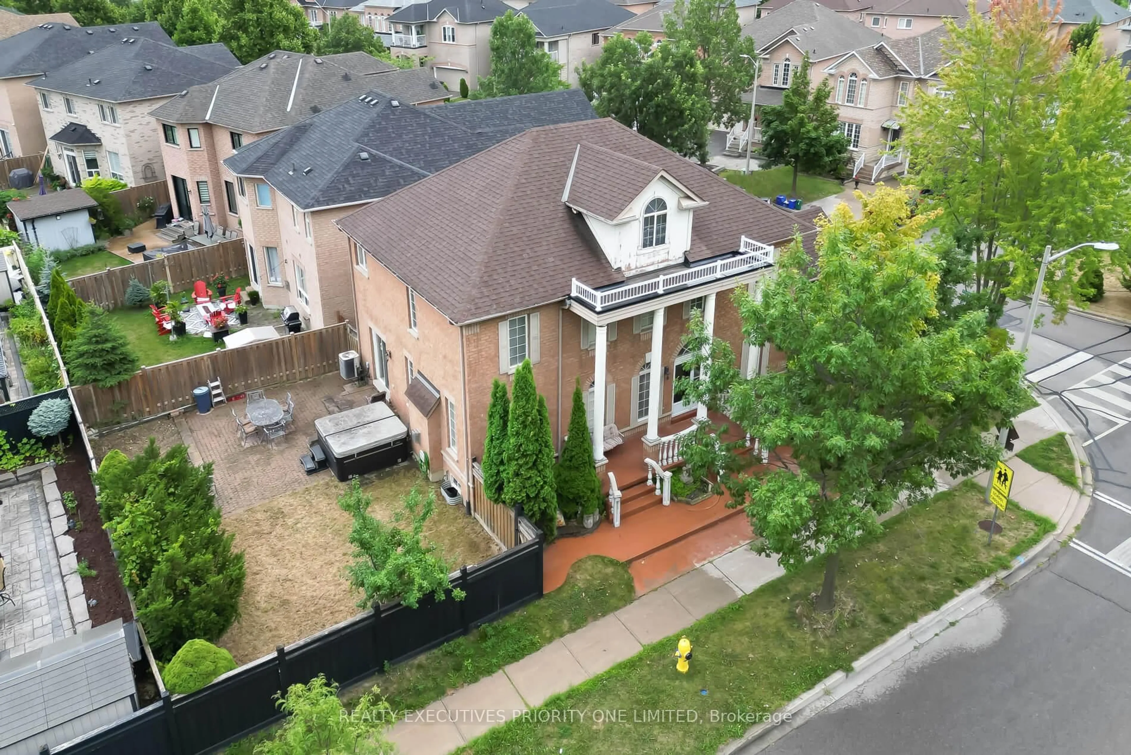 A pic from outside/outdoor area/front of a property/back of a property/a pic from drone, city buildings view from balcony for 2 Foxhunt Dr, Vaughan Ontario L4H 2K8