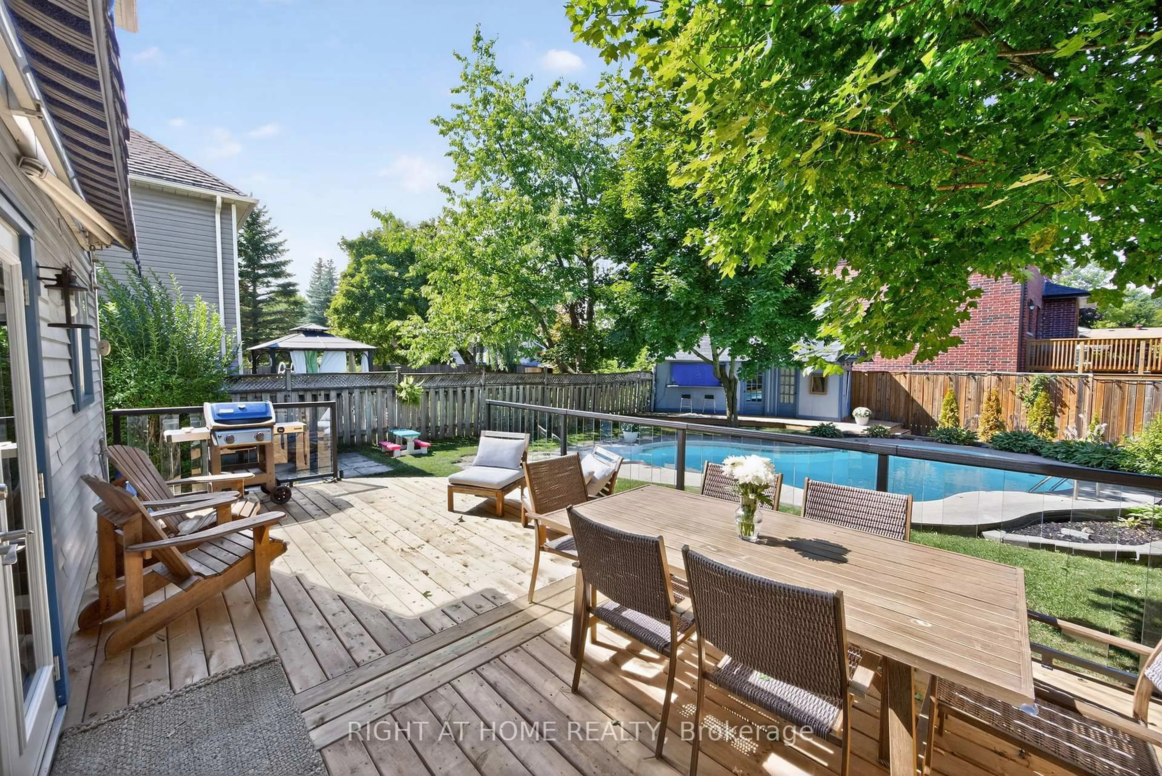 Patio, water/lake/river/ocean view for 1012 Linden St, Innisfil Ontario L9S 1W4