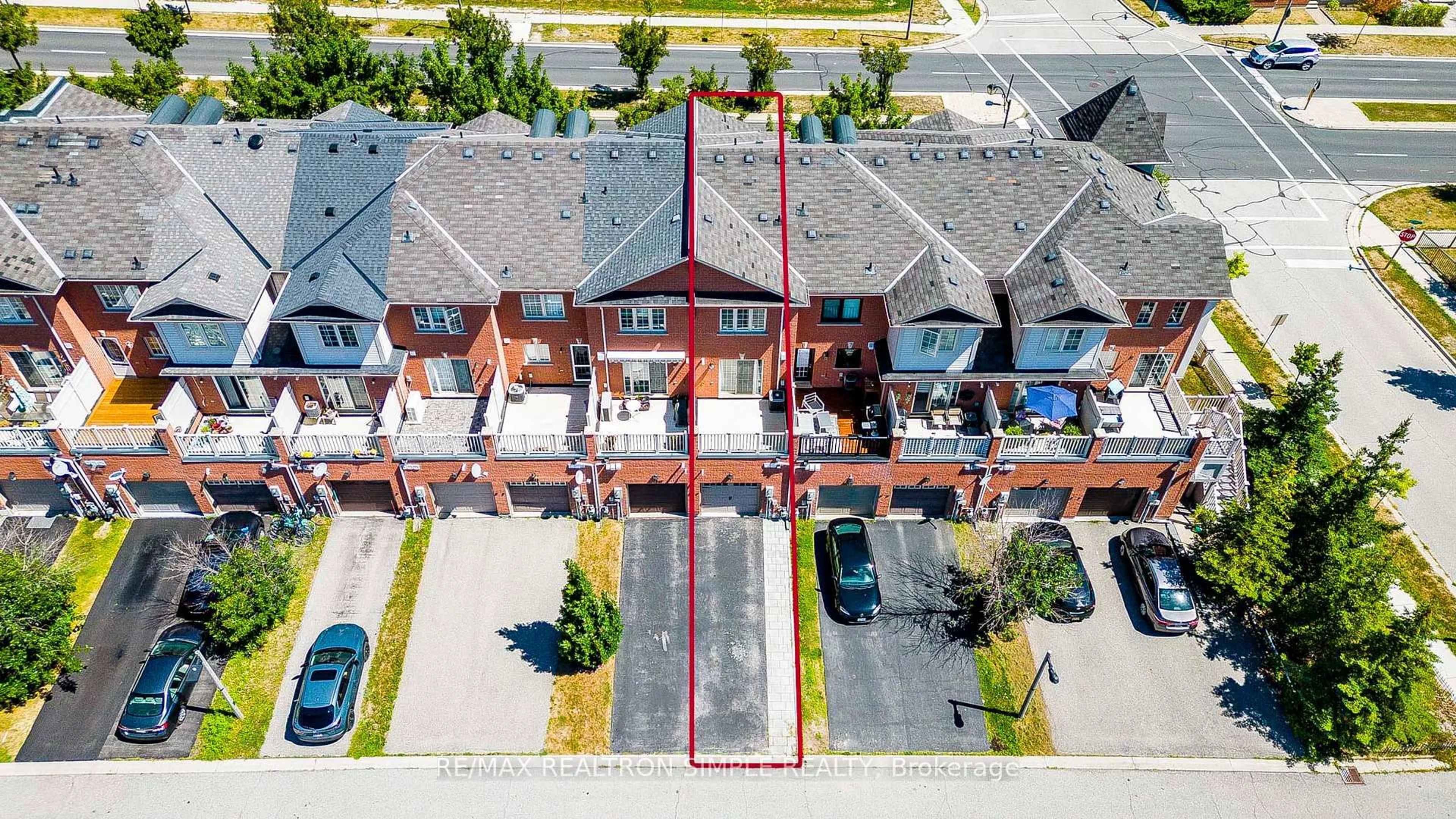 A pic from outside/outdoor area/front of a property/back of a property/a pic from drone, street for 2847 Bur Oak Ave, Markham Ontario L6B 1E2