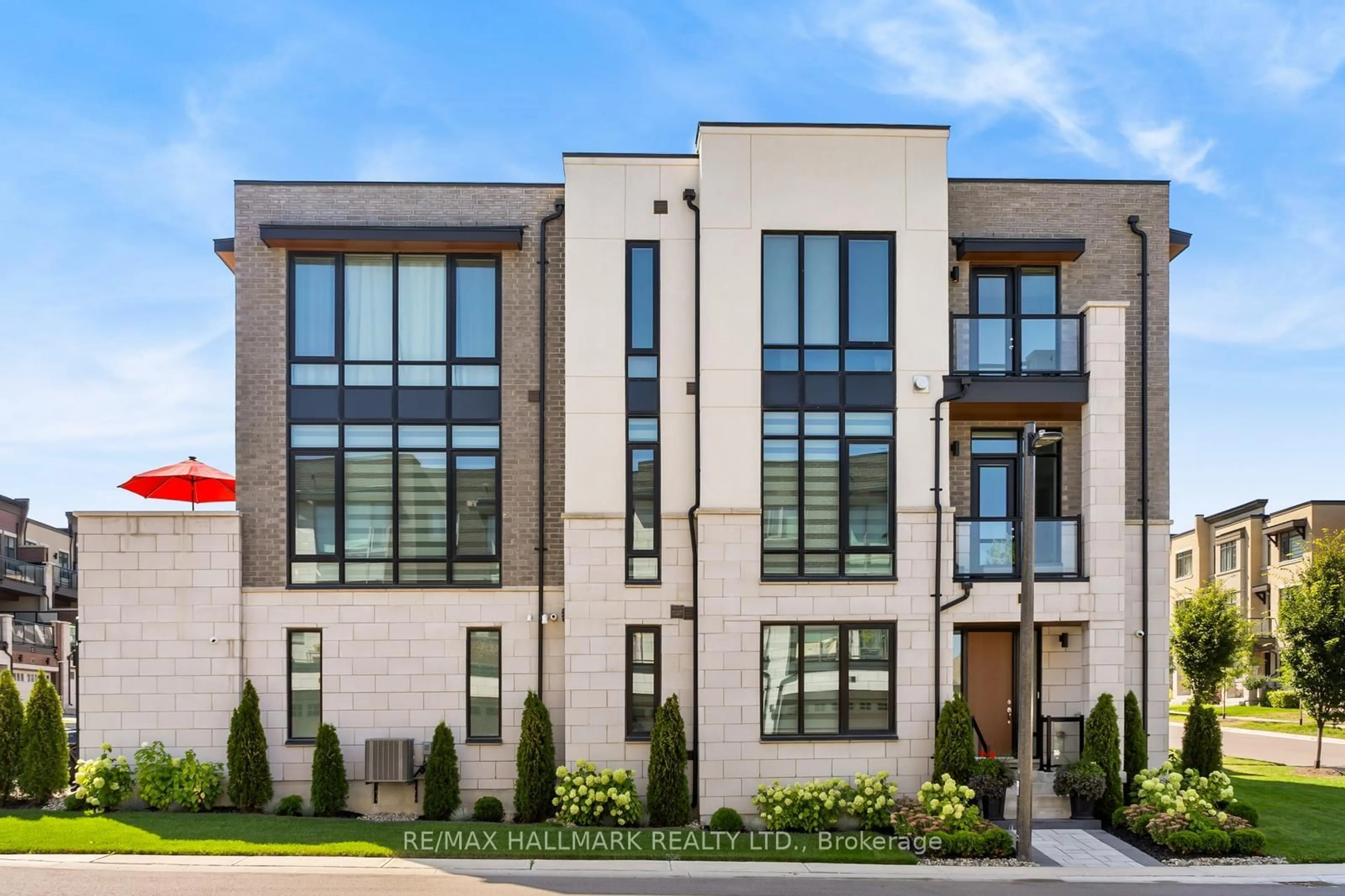 Home with brick exterior material, street for 15 Carrville Woods Circ, Vaughan Ontario L6A 4Z6