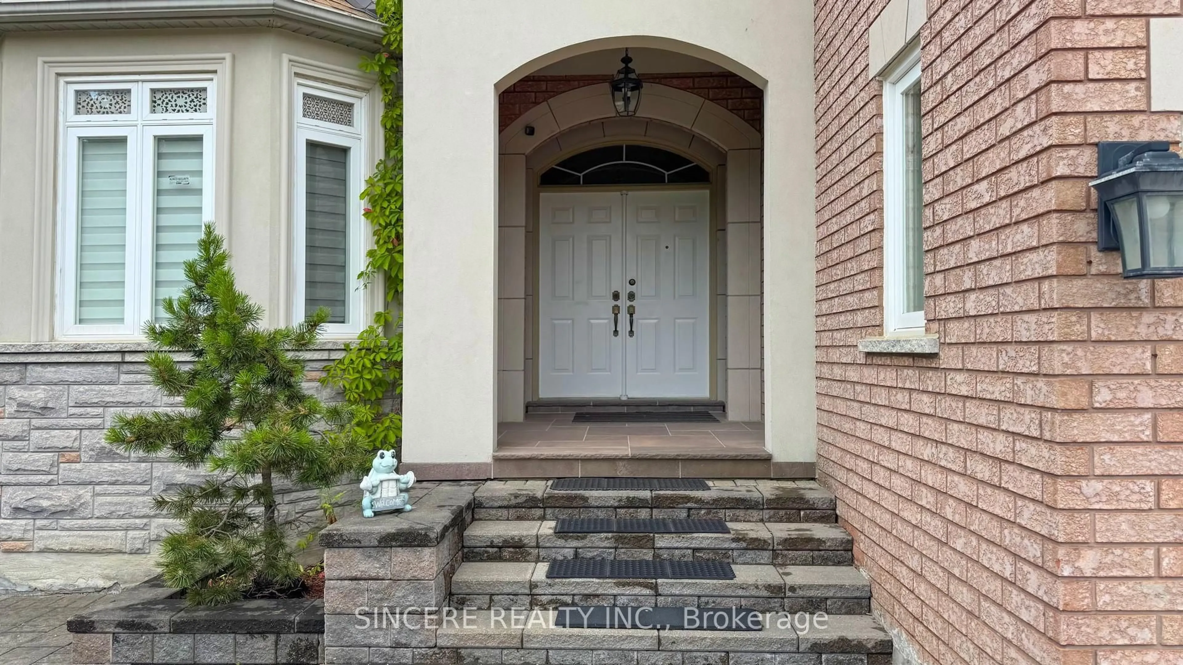 Home with brick exterior material, street for 85 Silver Linden Dr, Richmond Hill Ontario L4B 4G9