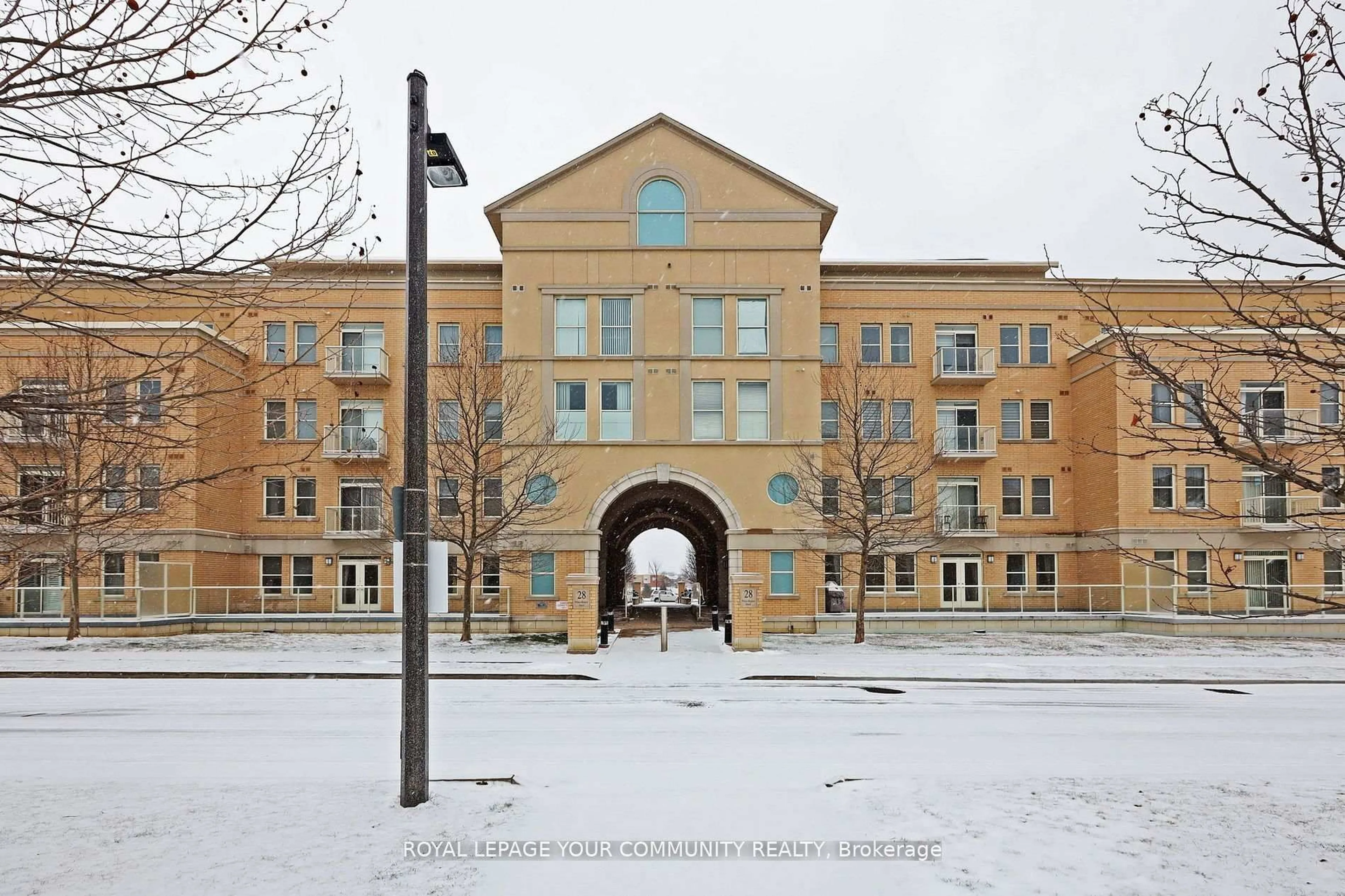 Indoor foyer for 28 Prince Regent St #320, Markham Ontario L6C 0V5