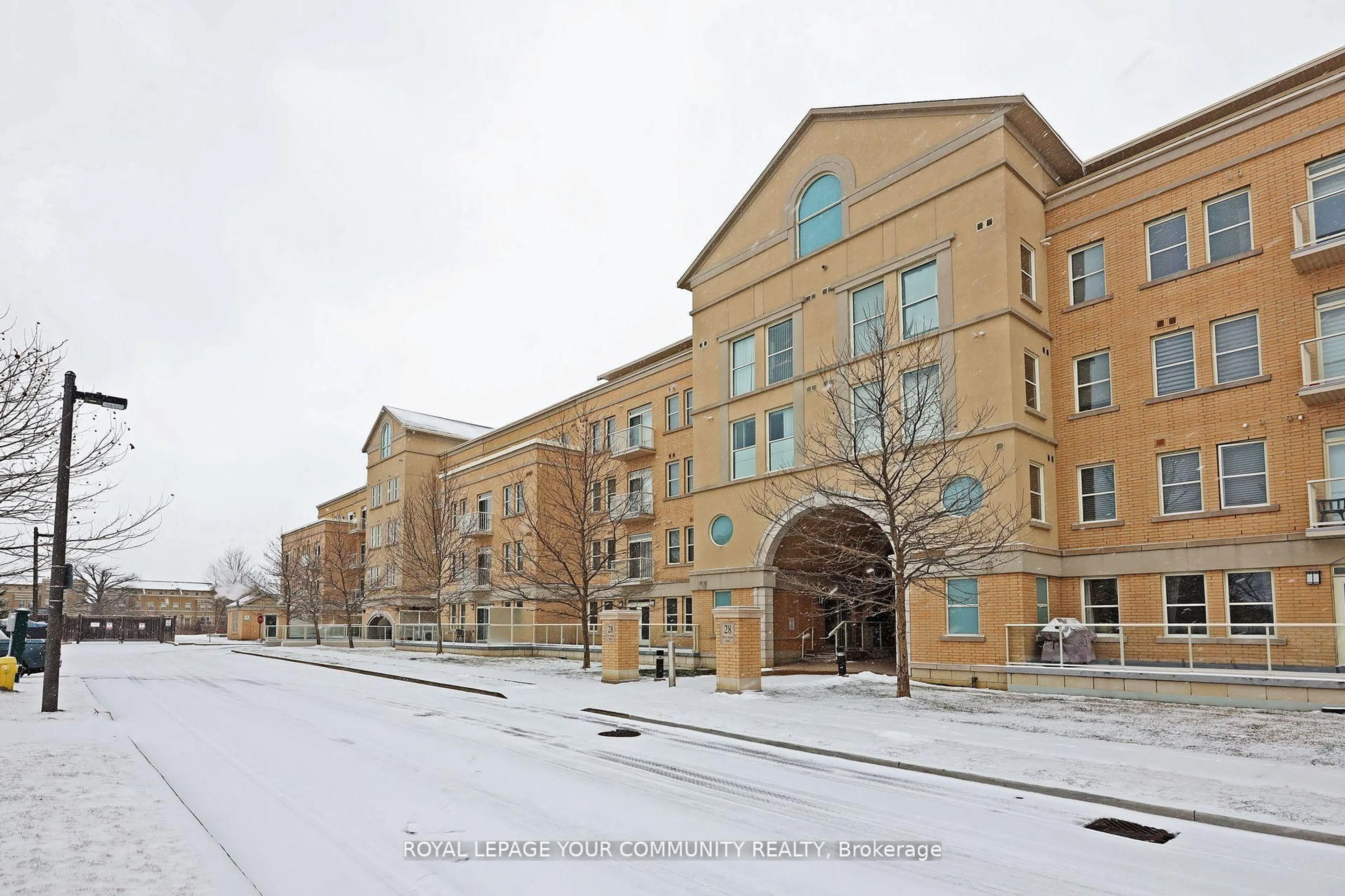 Indoor foyer for 28 Prince Regent St #320, Markham Ontario L6C 0V5