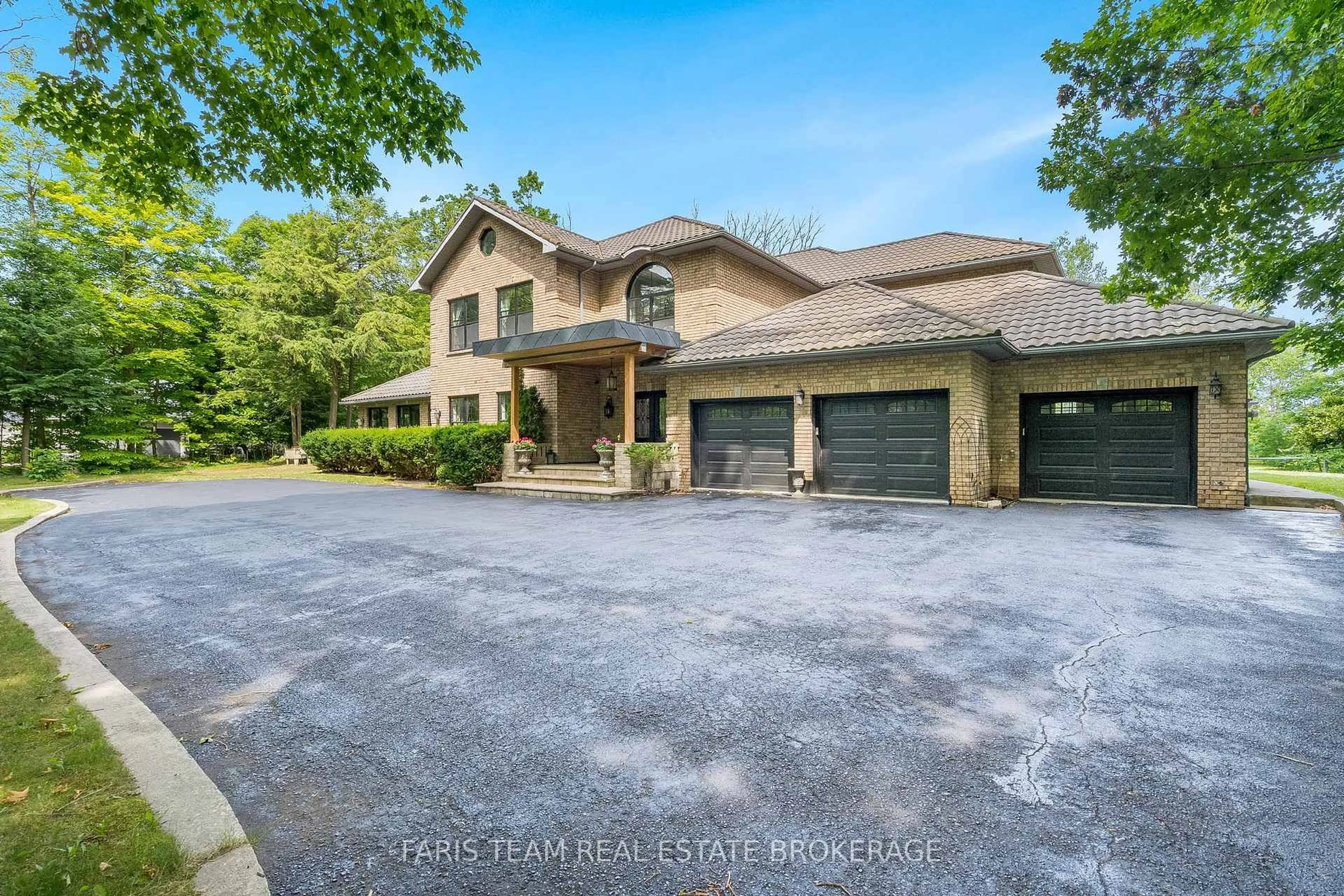 Unknown for 1826 Quantz Cres, Innisfil Ontario L9S 1X2
