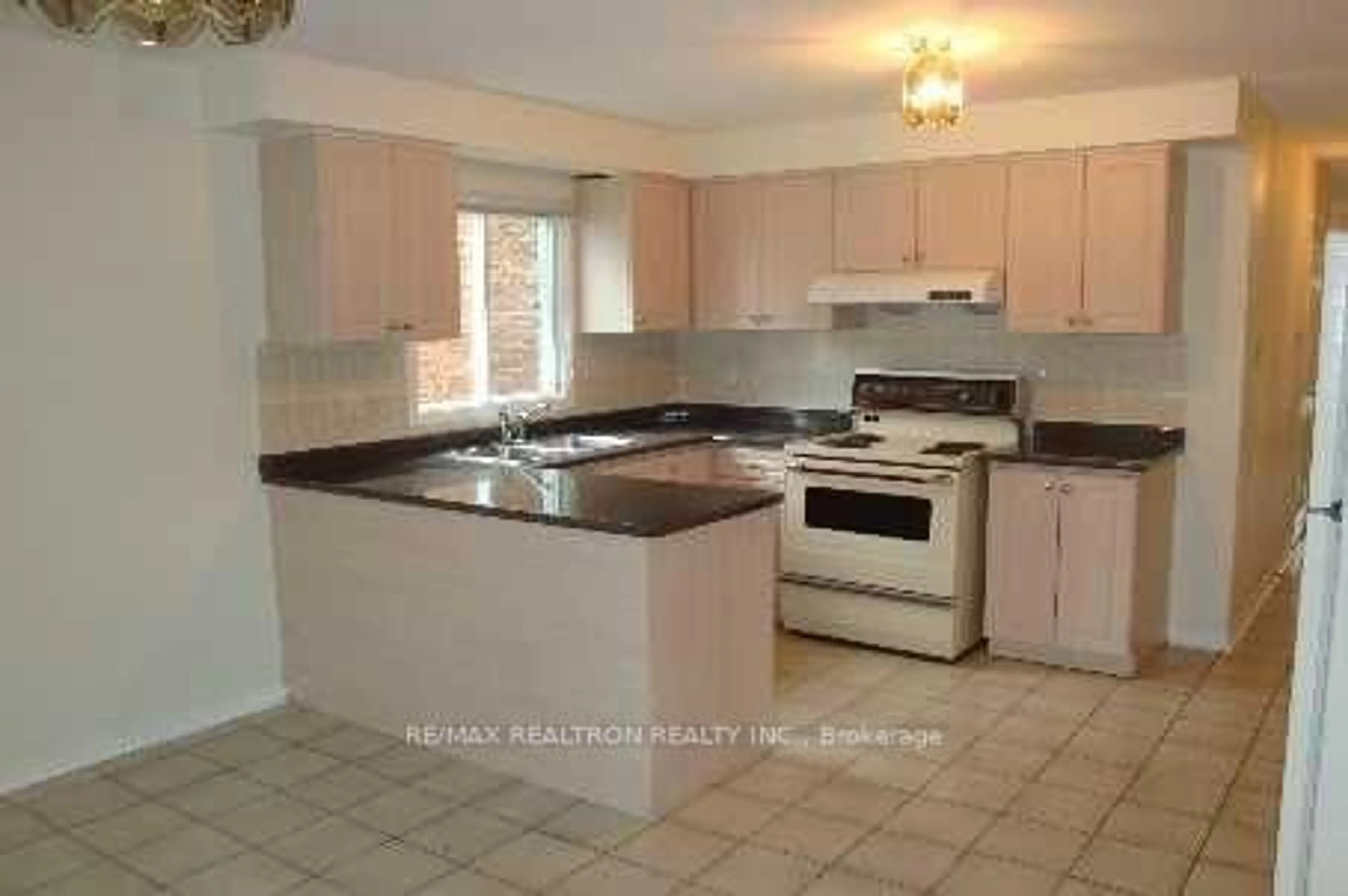 Standard kitchen, ceramic/tile floor for 56 Portofino Crt, Vaughan Ontario L4J 5N9