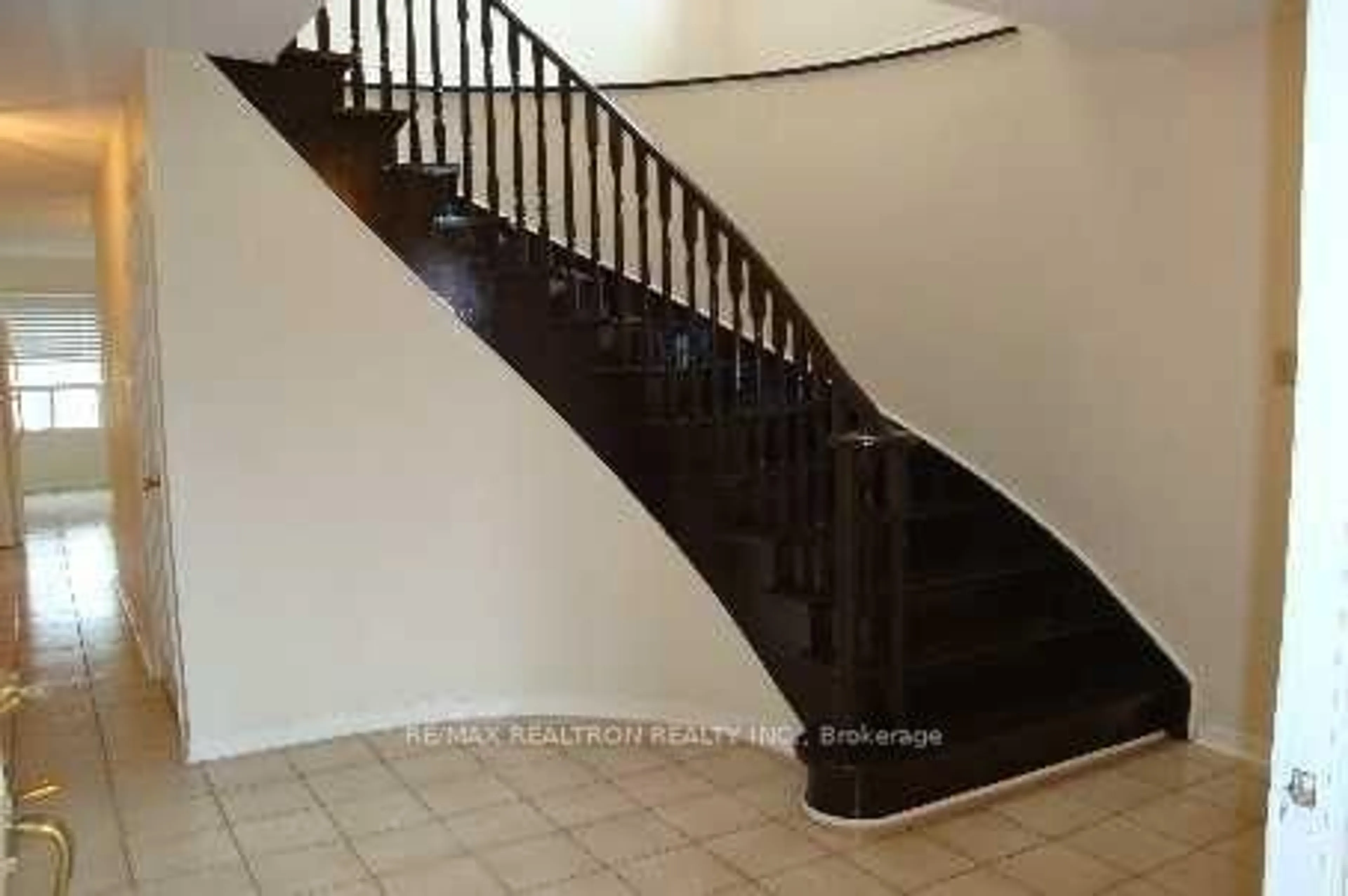 Stairs for 56 Portofino Crt, Vaughan Ontario L4J 5N9