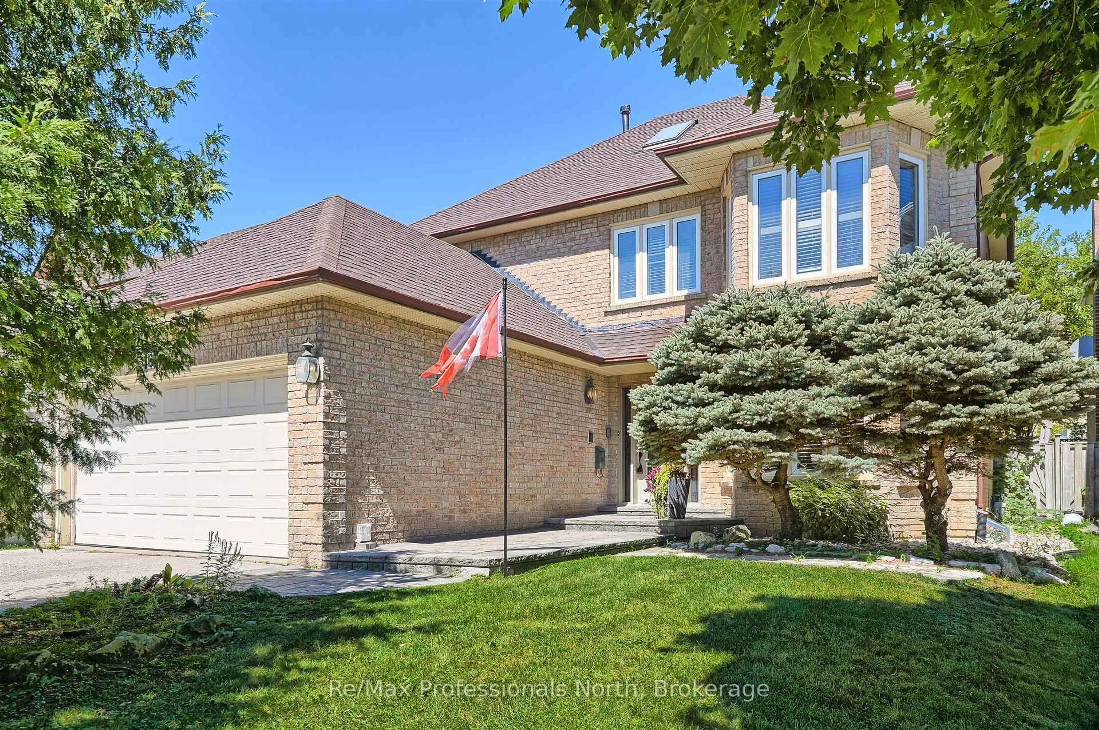 Home with brick exterior material, street for 8 Elmsley Dr, Richmond Hill Ontario L4C 8N1