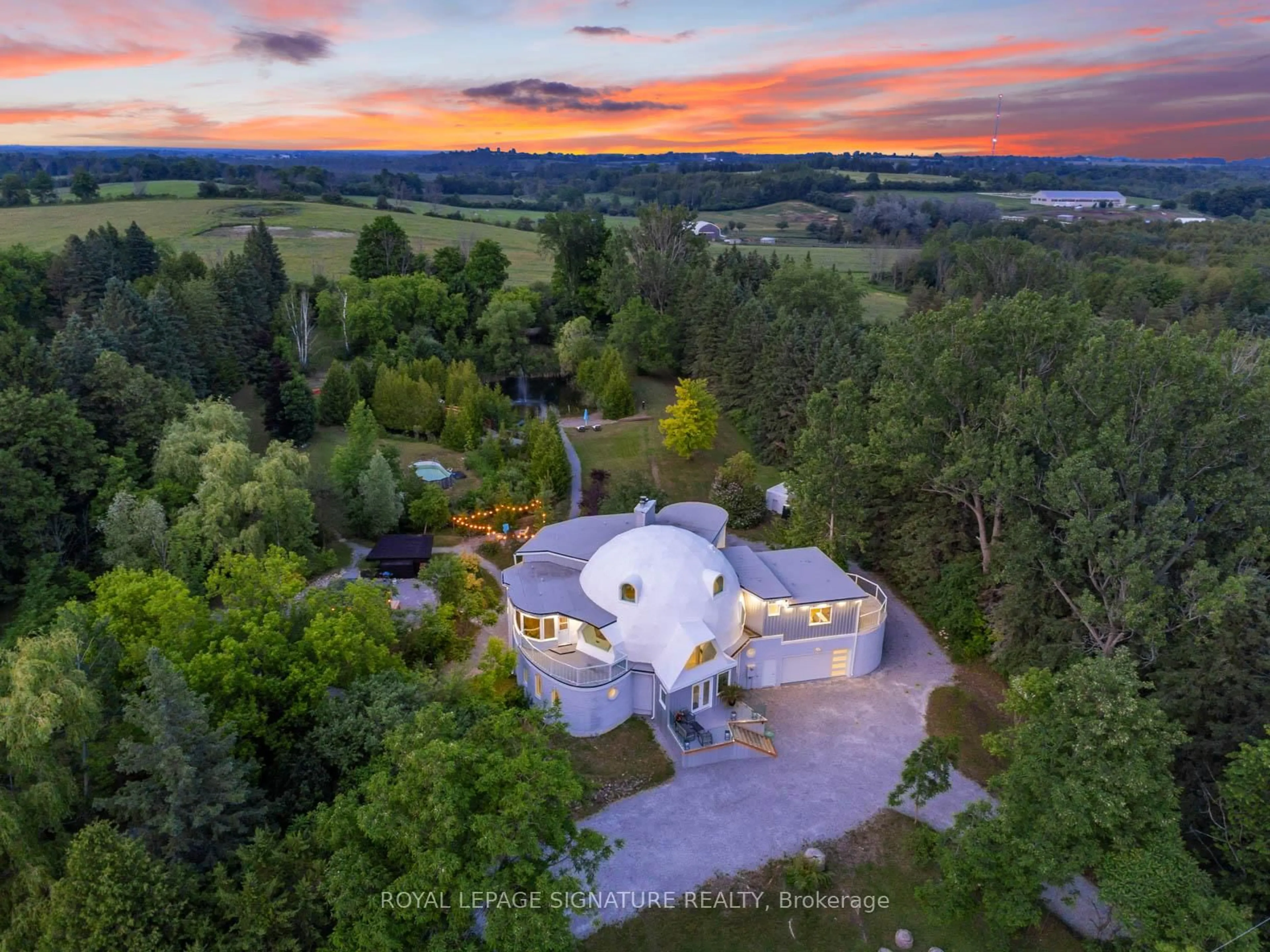 A pic from outside/outdoor area/front of a property/back of a property/a pic from drone, unknown for 21375 Brock Rd, Georgina Ontario L0E 1N0