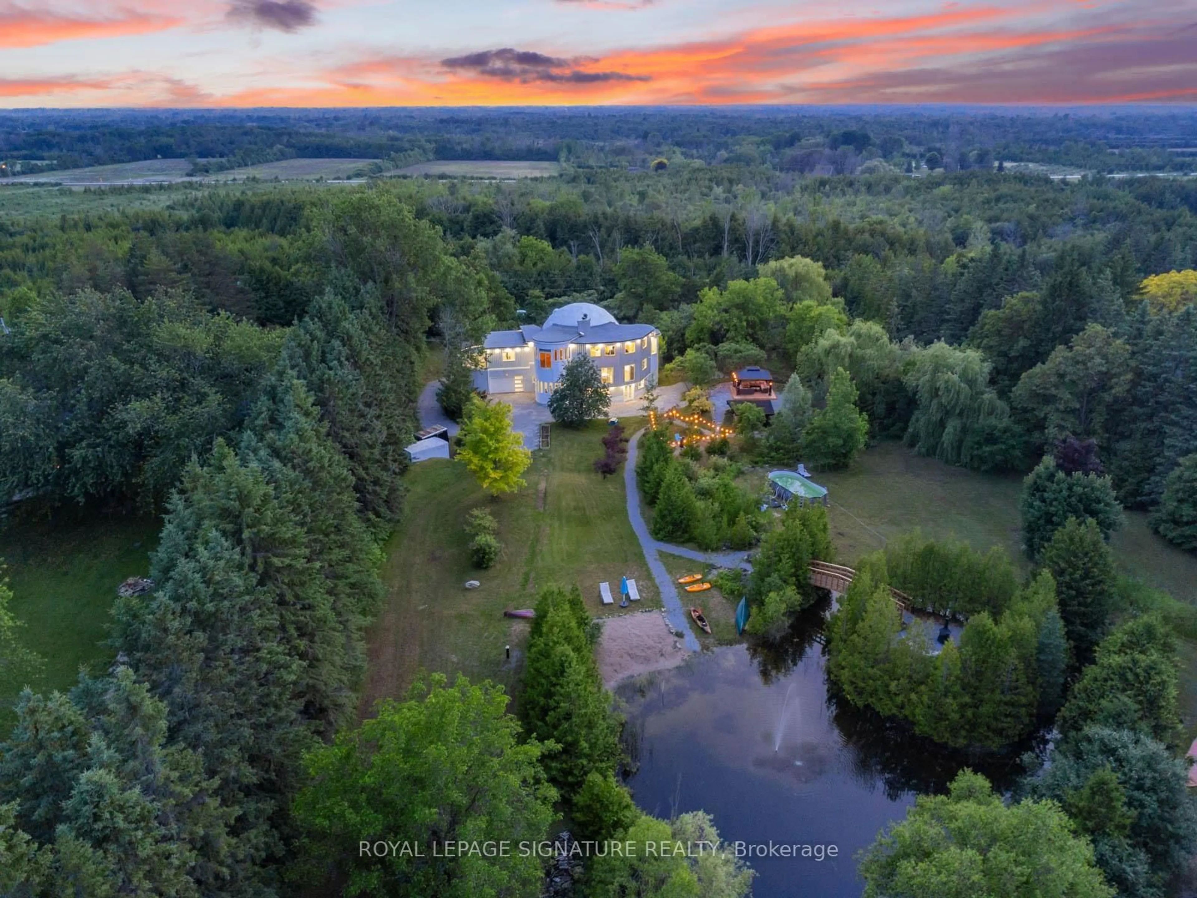 A pic from outside/outdoor area/front of a property/back of a property/a pic from drone, unknown for 21375 Brock Rd, Georgina Ontario L0E 1N0