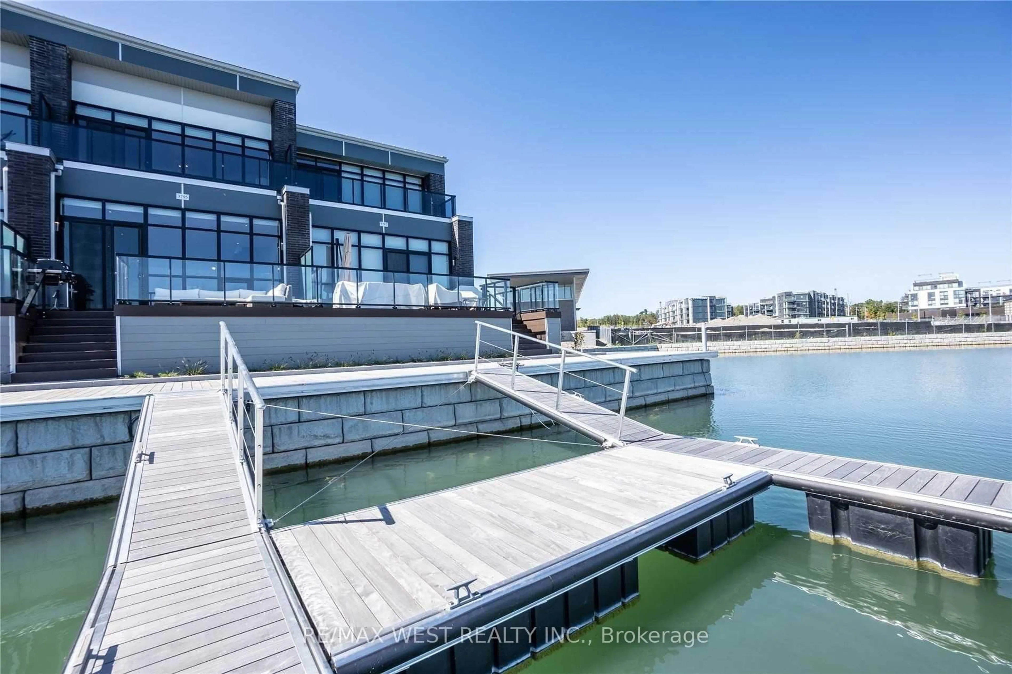 A pic from outside/outdoor area/front of a property/back of a property/a pic from drone, water/lake/river/ocean view for 3795 Riva Ave, Innisfil Ontario L9S 3B3