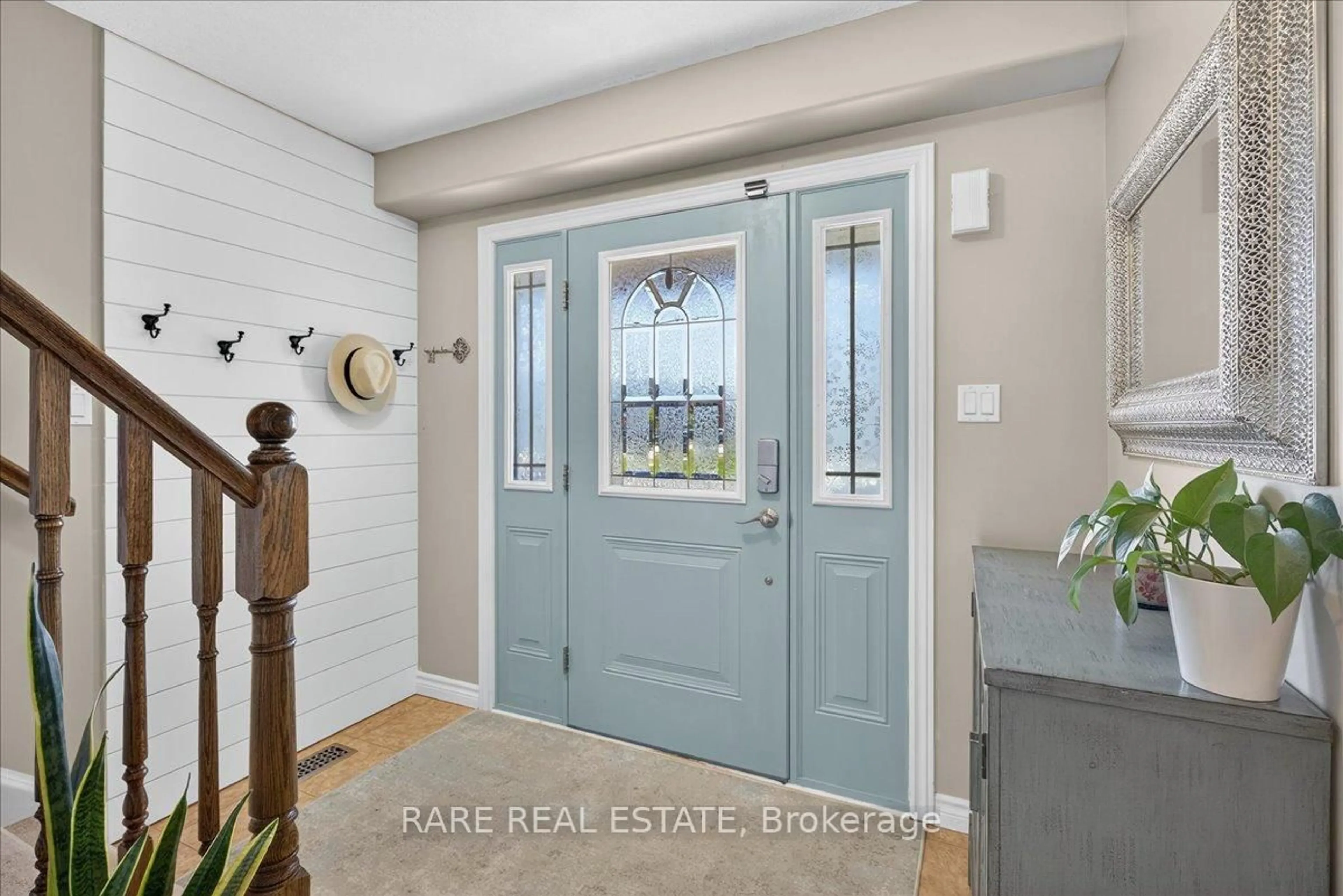 Indoor entryway for 10 Stevenson St, Essa Ontario L0M 1B6