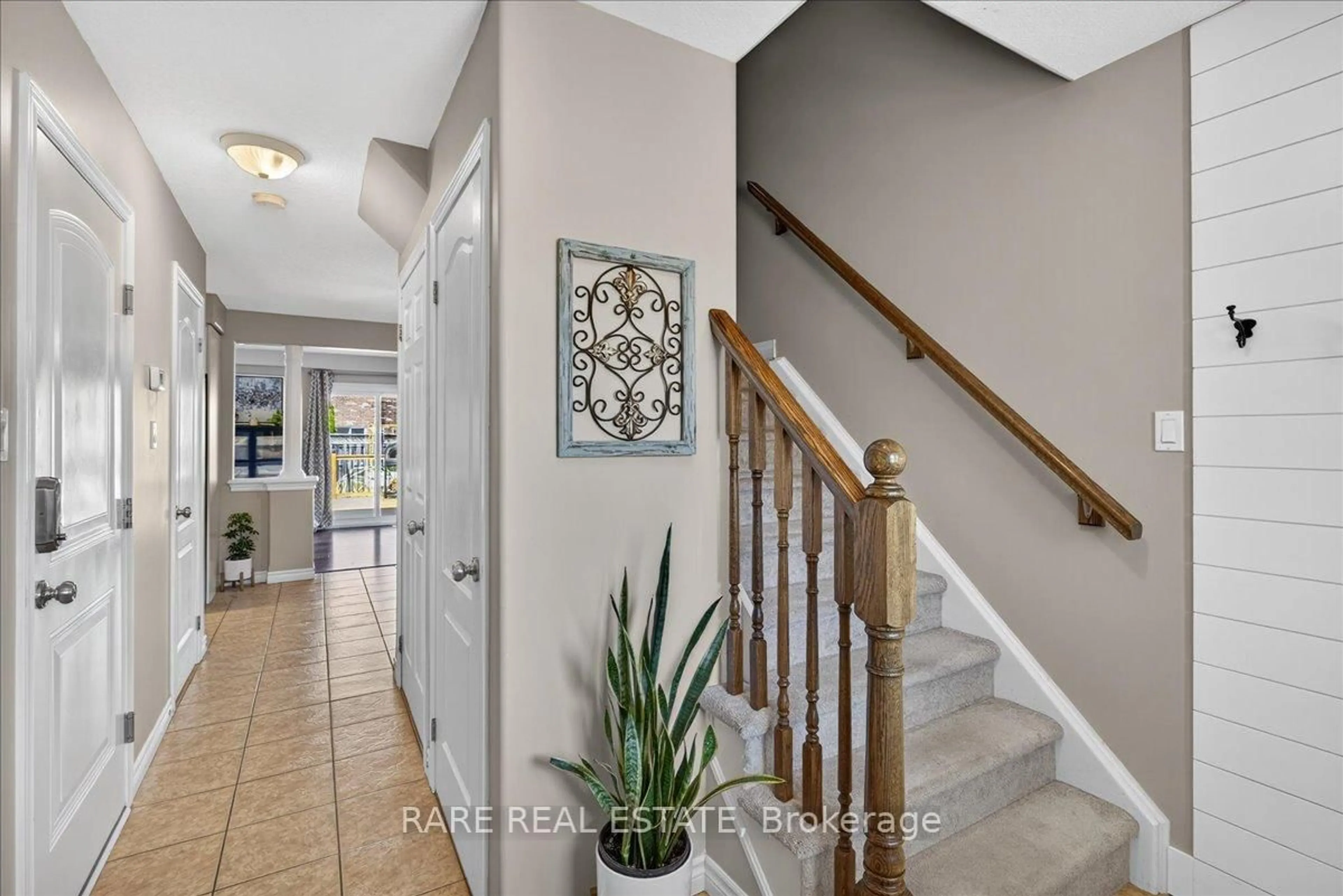 Indoor entryway for 10 Stevenson St, Essa Ontario L0M 1B6