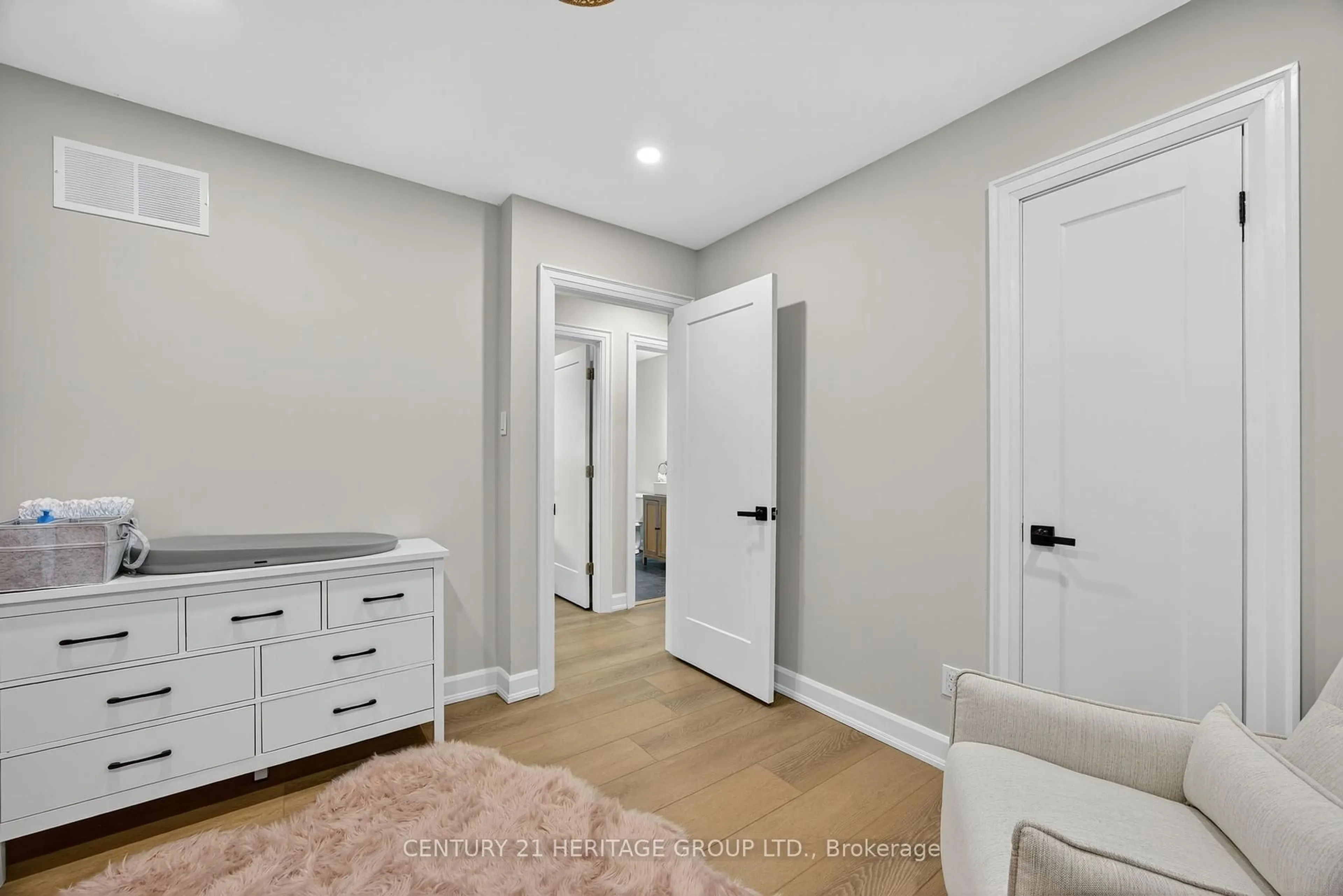 Unknown for 1282 Temple Ave, Innisfil Ontario L0L 1C0