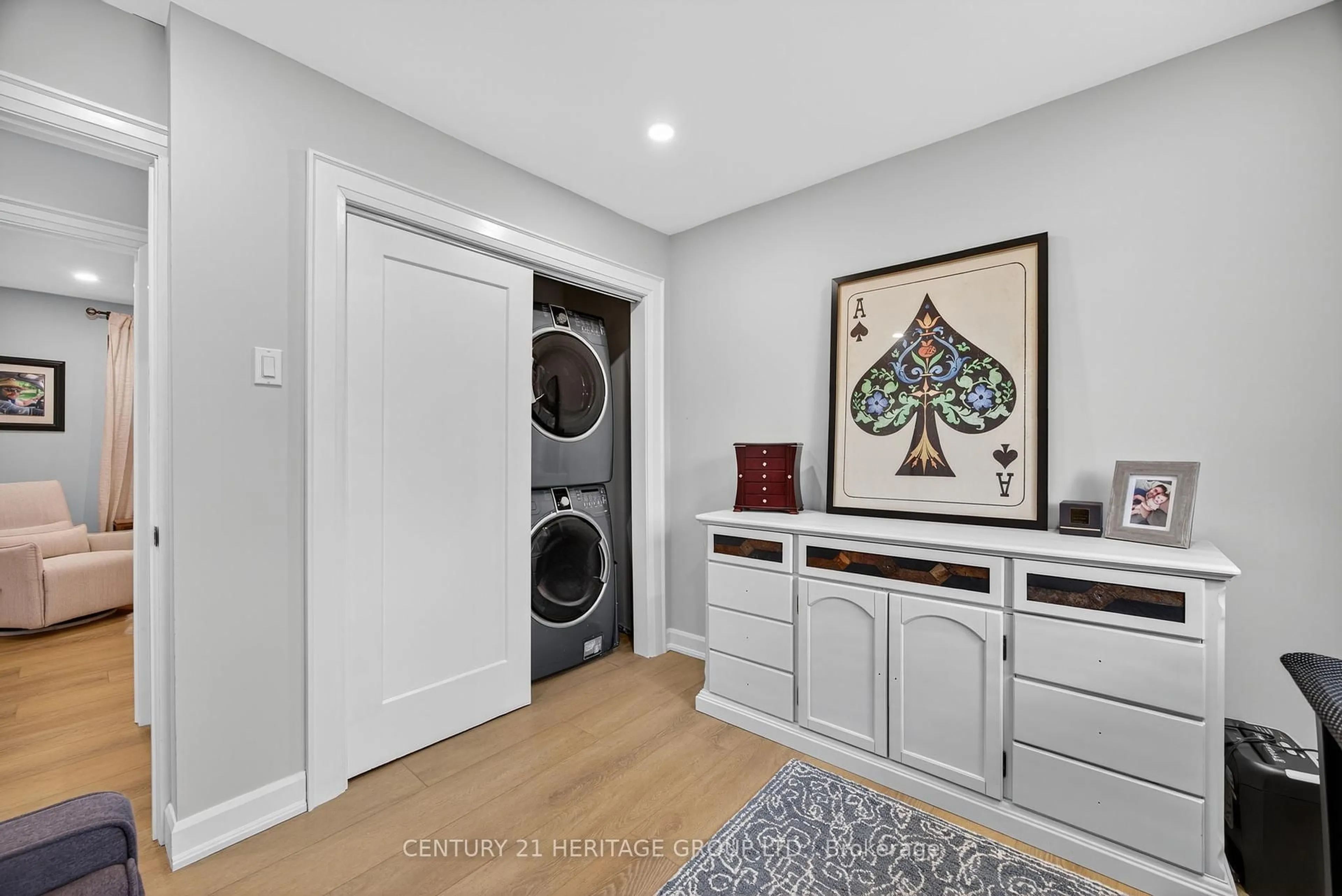 Laundry room for 1282 Temple Ave, Innisfil Ontario L0L 1C0