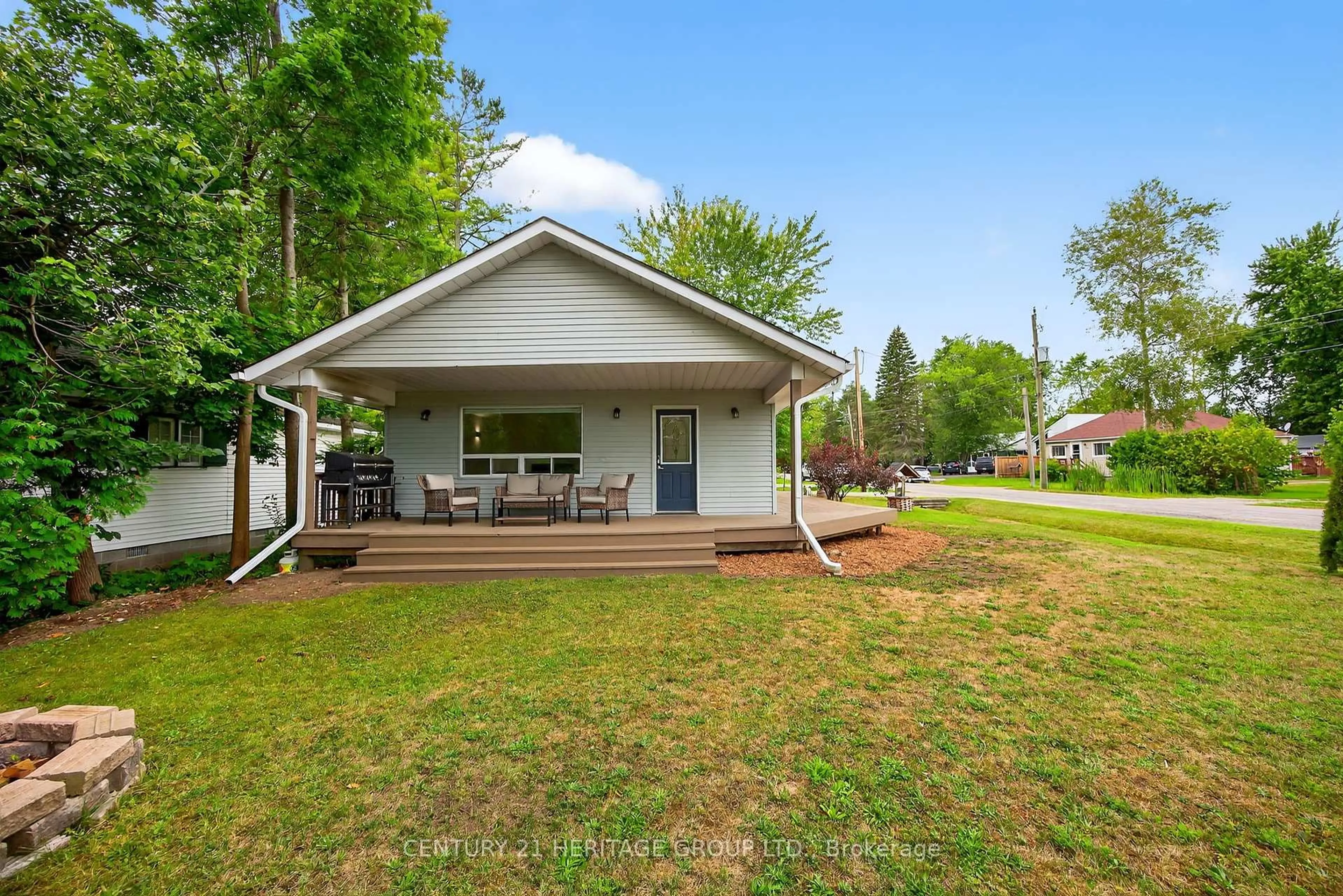 Patio, unknown for 1282 Temple Ave, Innisfil Ontario L0L 1C0