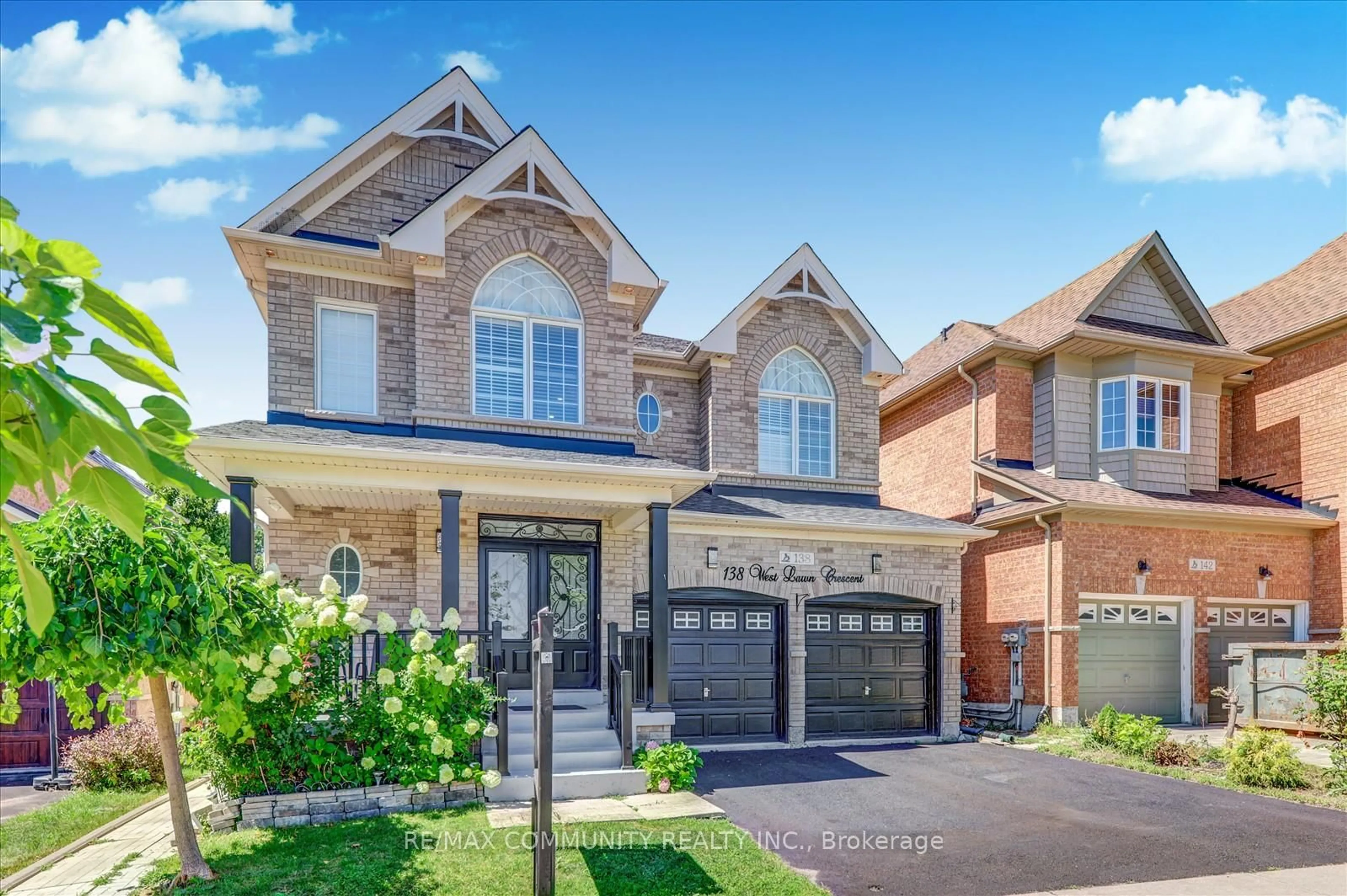 Home with brick exterior material, street for 138 West Lawn Cres, Whitchurch-Stouffville Ontario L4A 0B4