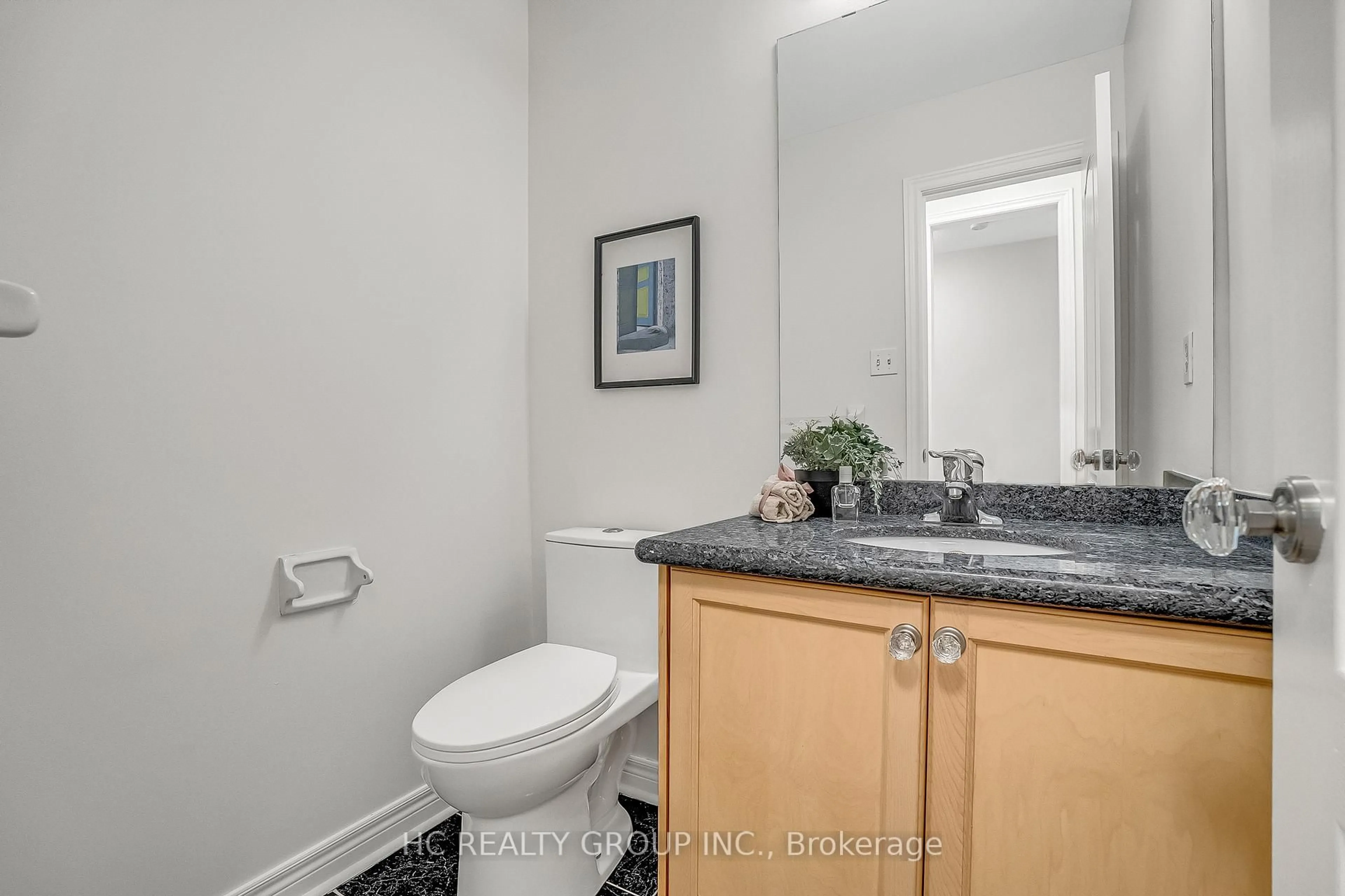 Standard bathroom, unknown for 130 Royview Cres, Vaughan Ontario L4H 2T6