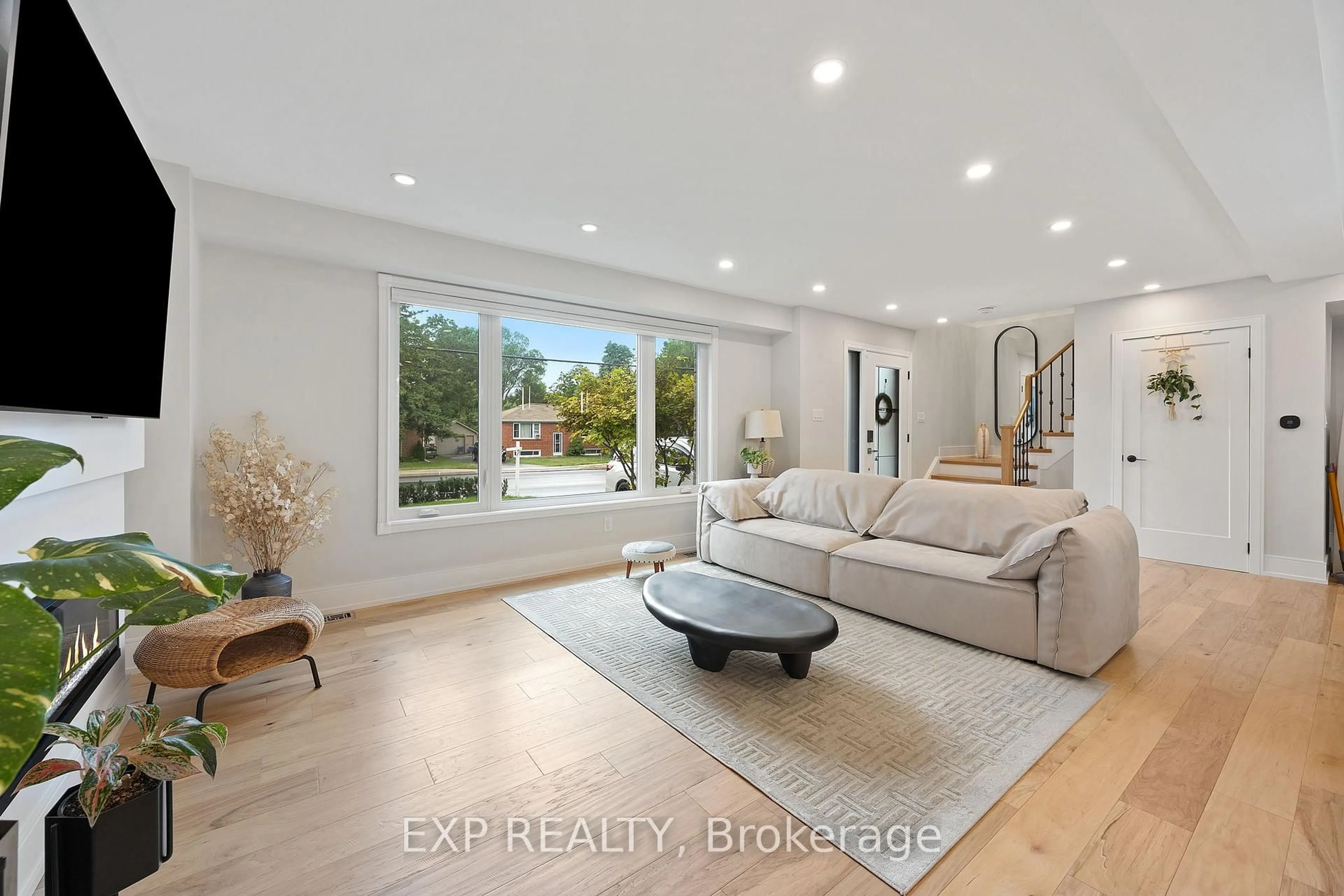 Living room with furniture, unknown for 12333 Ninth Line, Whitchurch-Stouffville Ontario L4A 1C2