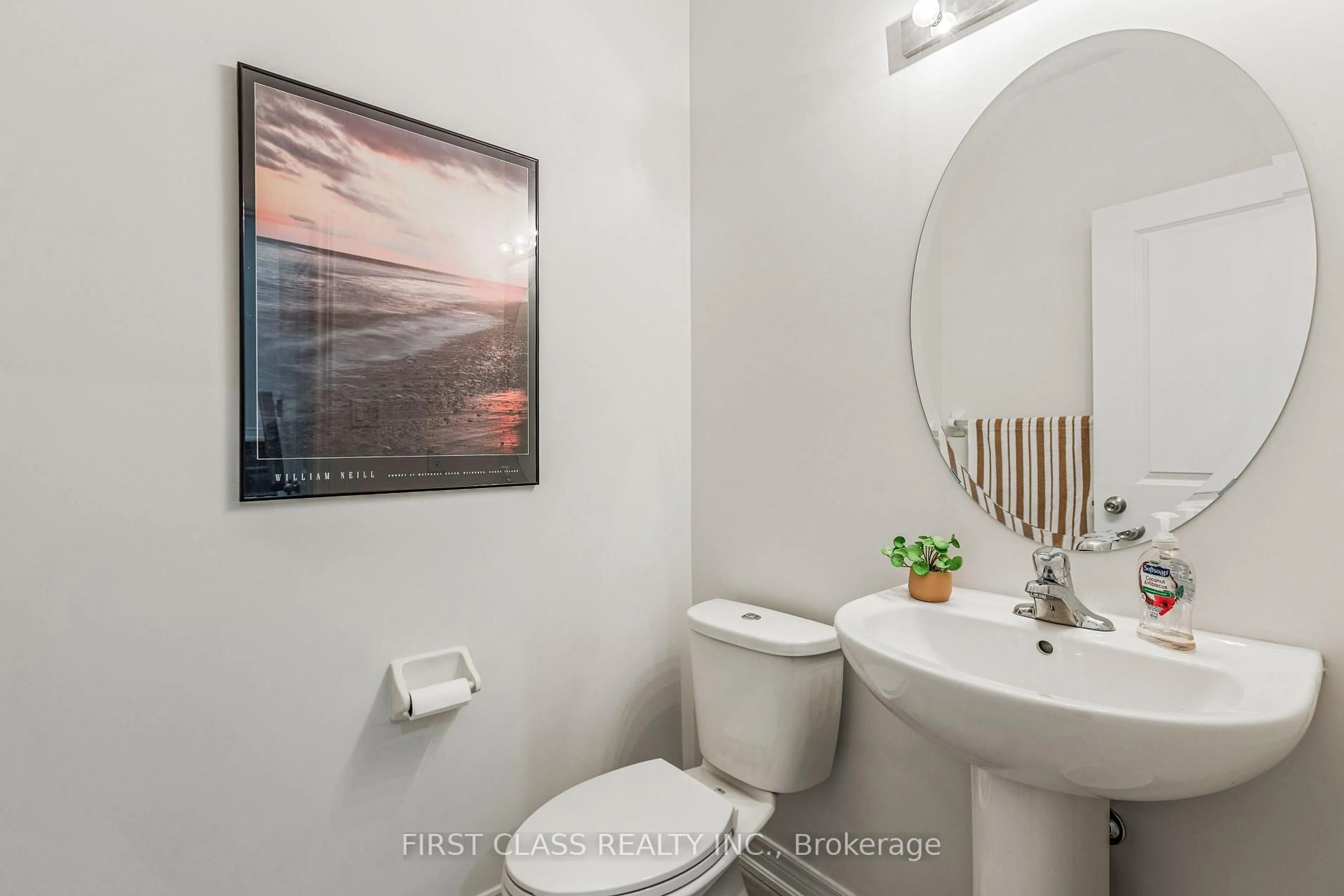 Standard bathroom, ceramic/tile floor for 101 Boundary Blvd, Whitchurch-Stouffville Ontario L4A 4W2