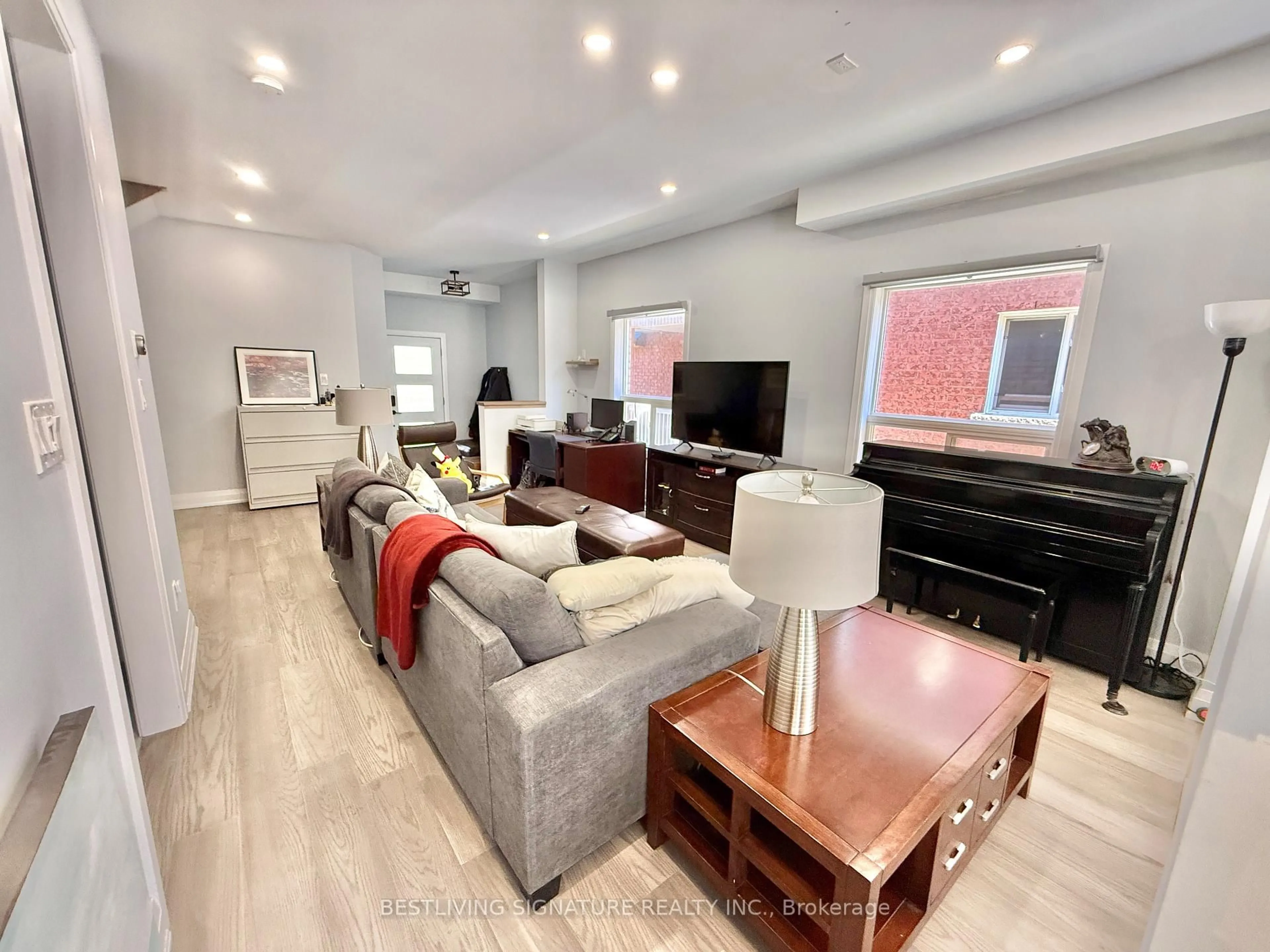 Living room with furniture, unknown for 103 Antique Dr, Richmond Hill Ontario L4E 4G3