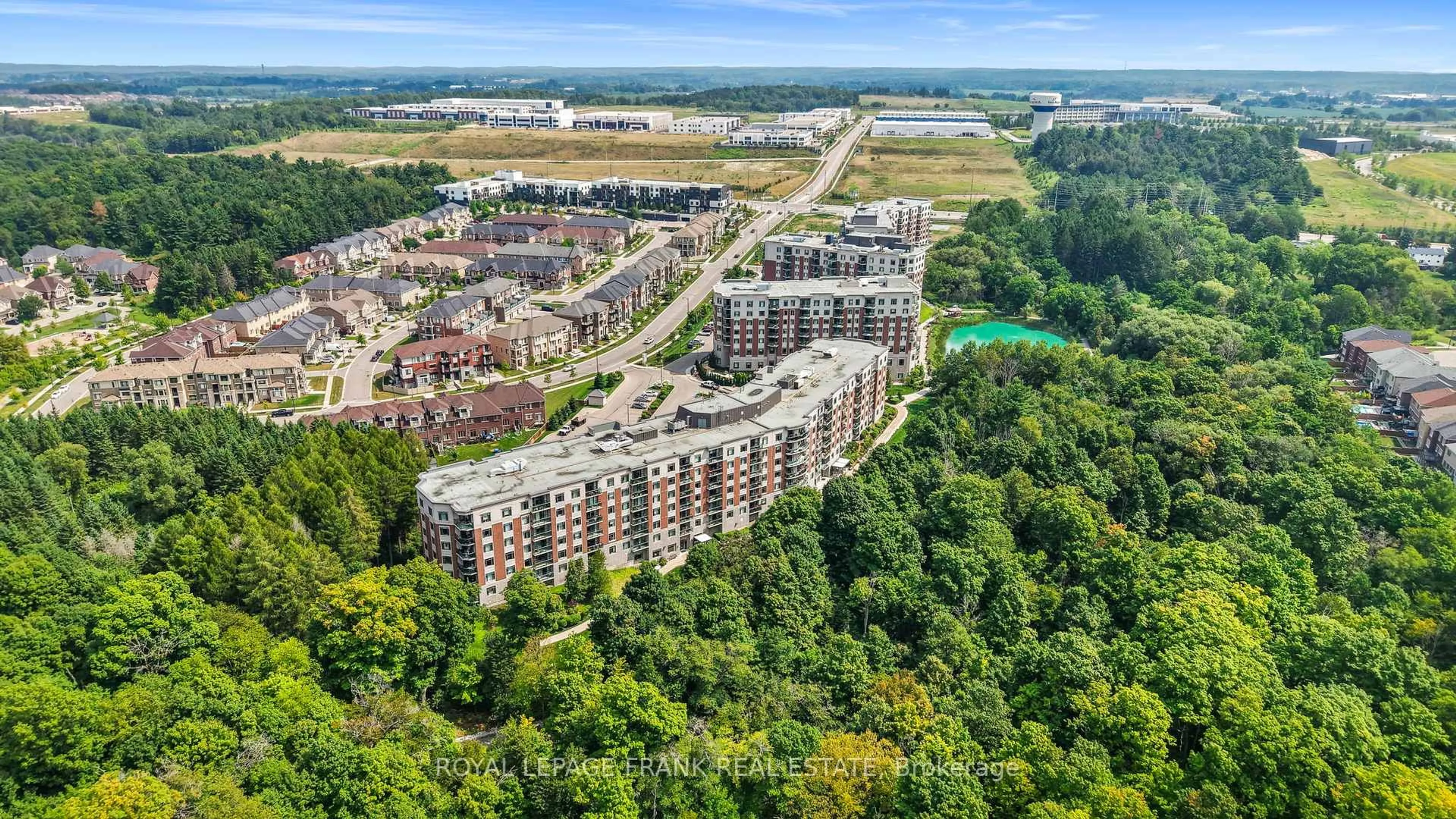 A pic from outside/outdoor area/front of a property/back of a property/a pic from drone, city buildings view from balcony for 420 William Graham Dr #320, Aurora Ontario L4G 1X4