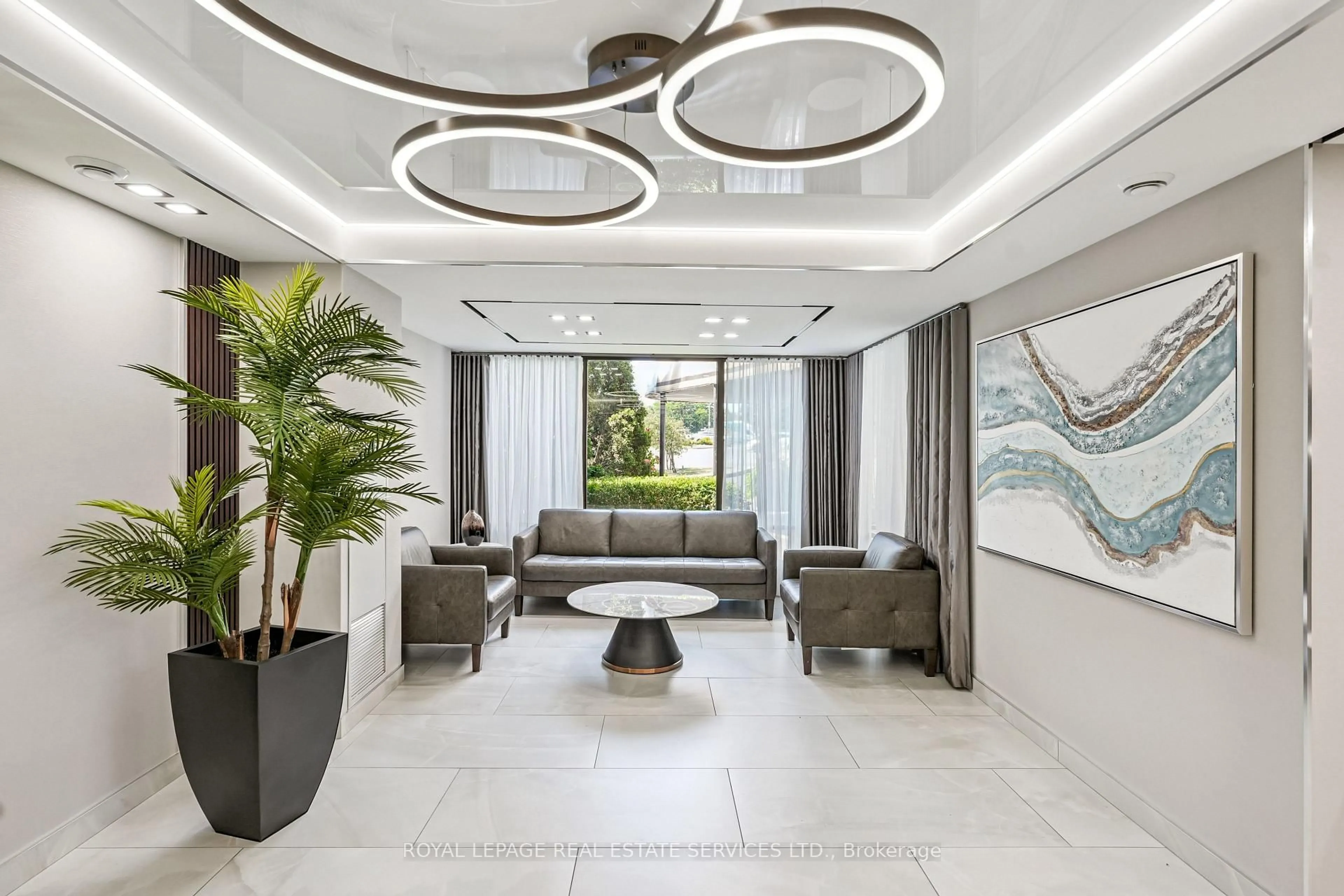Lobby for 30 Harding Blvd #417, Richmond Hill Ontario L4C 9M3