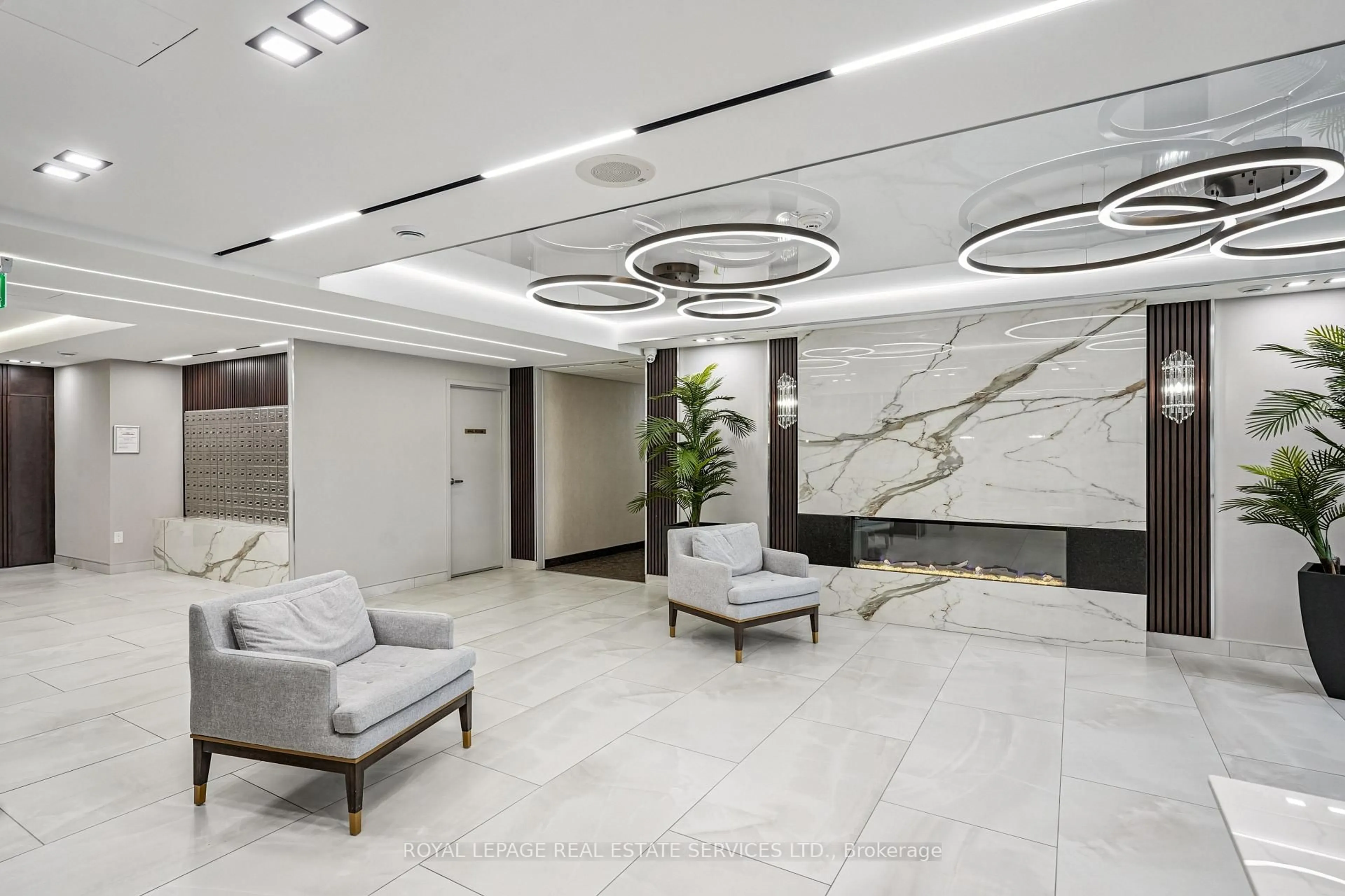 Lobby for 30 Harding Blvd #417, Richmond Hill Ontario L4C 9M3