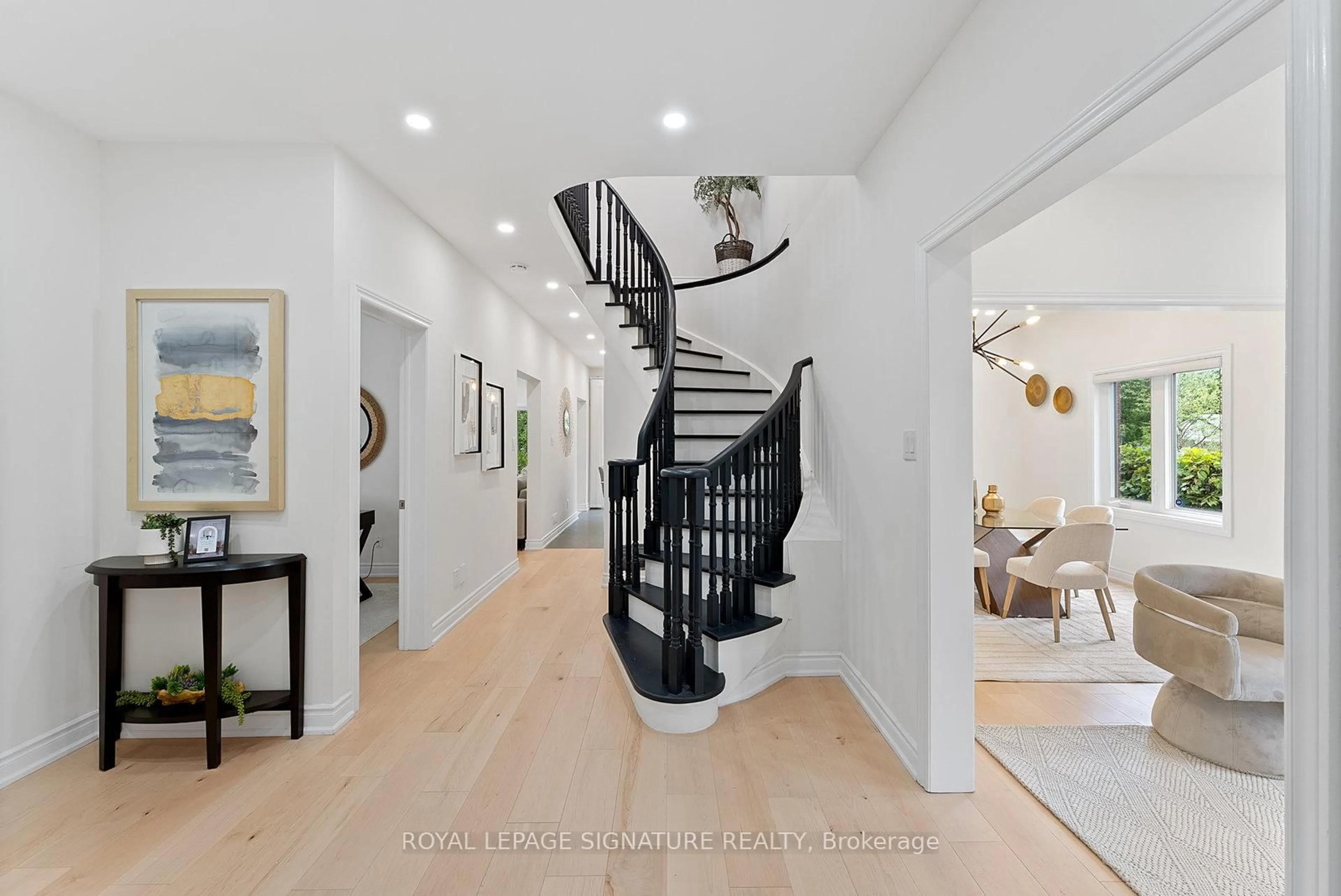 Indoor entryway for 35 Mallory Ave, Markham Ontario L3R 6N9