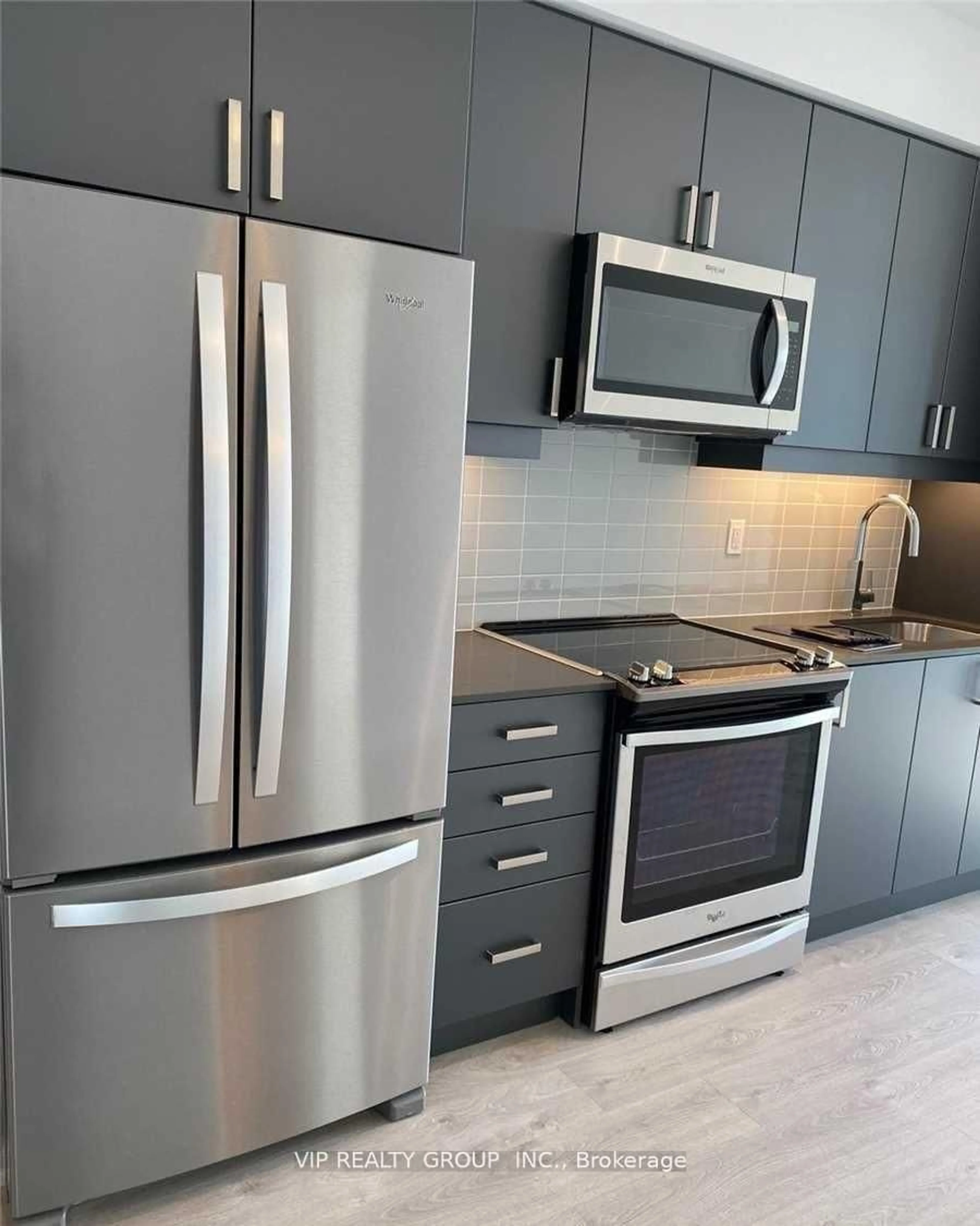 Standard kitchen, unknown for 7895 Jane St #Lph18, Vaughan Ontario L4K 2M7
