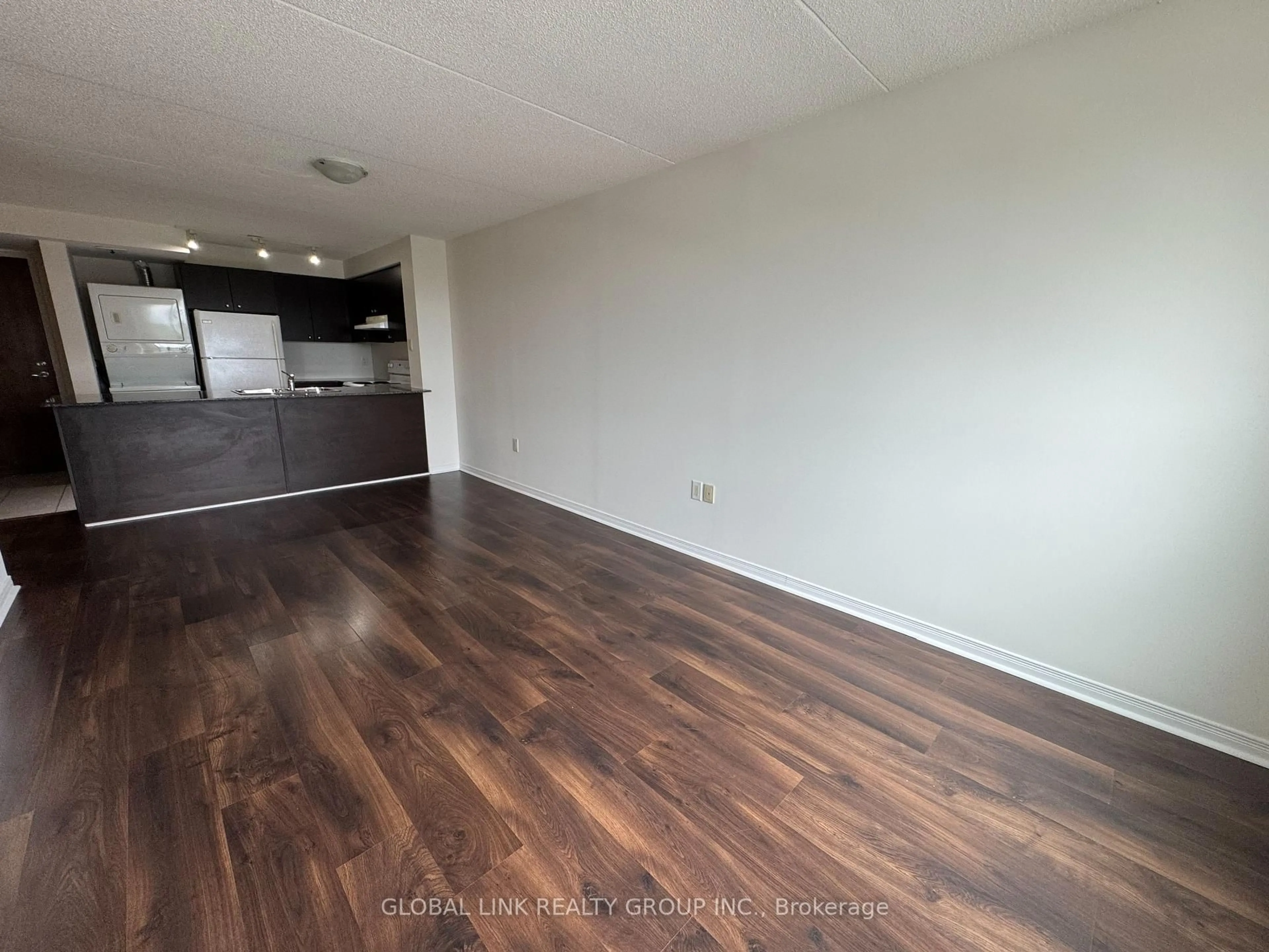 A pic of a room for 4600 Steeles Ave #605, Markham Ontario L3R 5J1