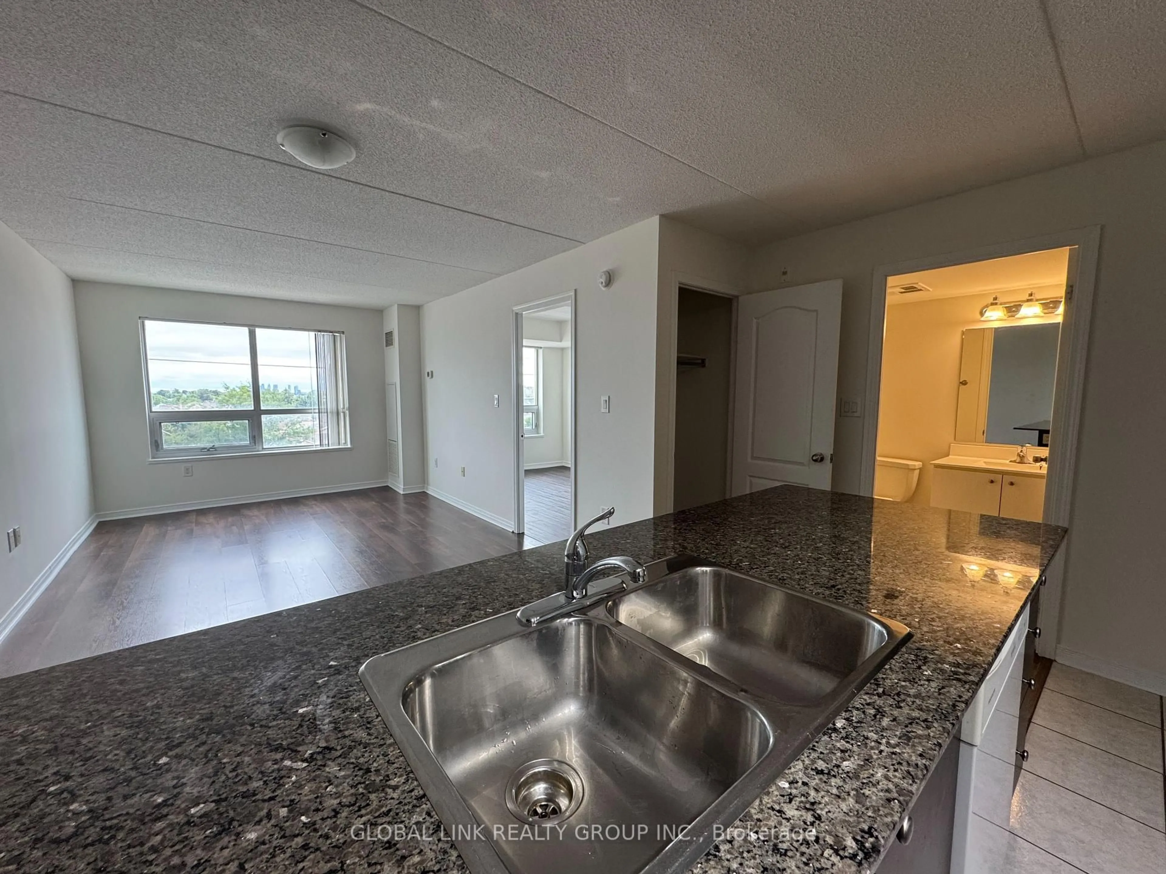 Unknown for 4600 Steeles Ave #605, Markham Ontario L3R 5J1