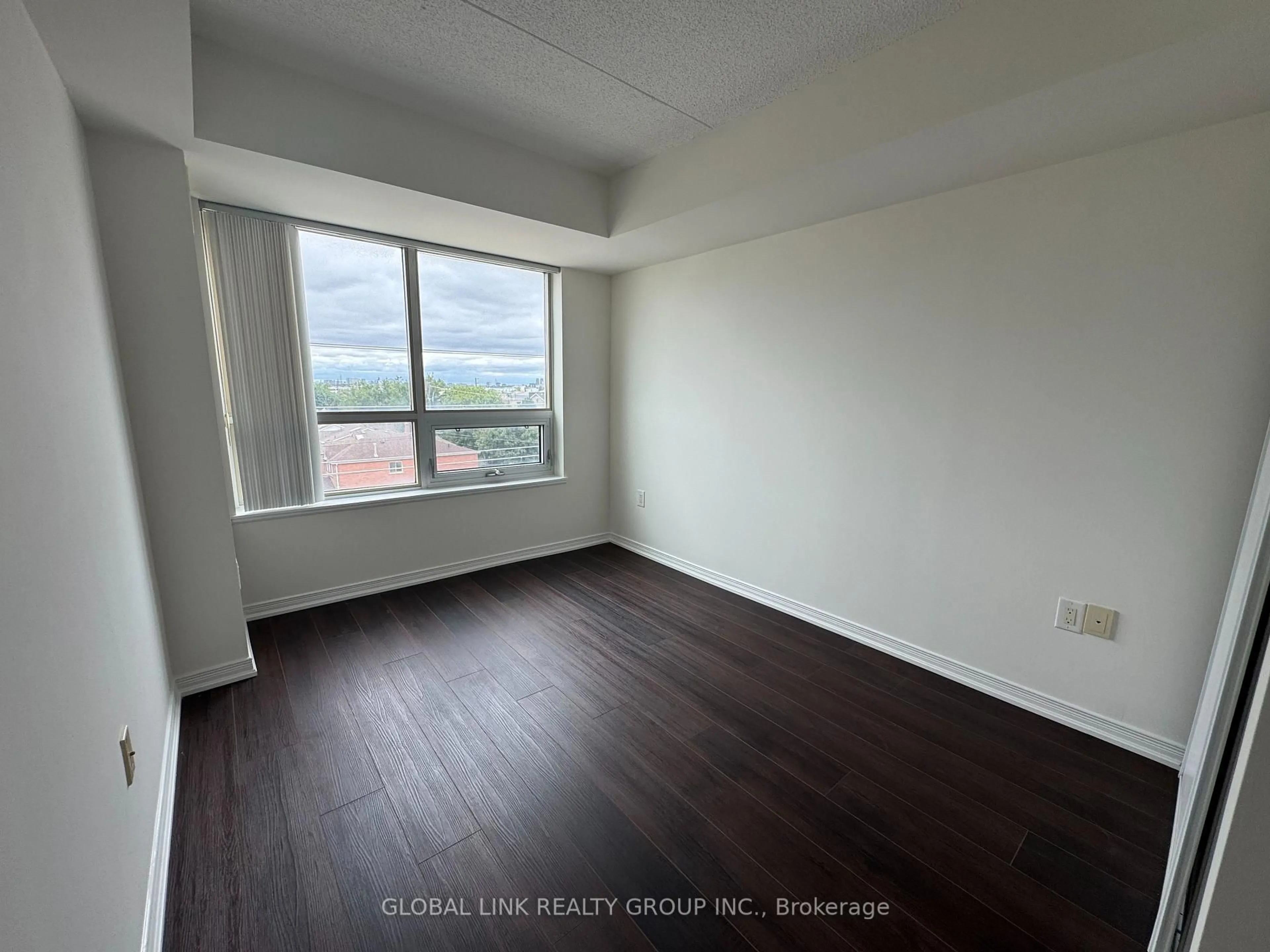 A pic of a room for 4600 Steeles Ave #605, Markham Ontario L3R 5J1