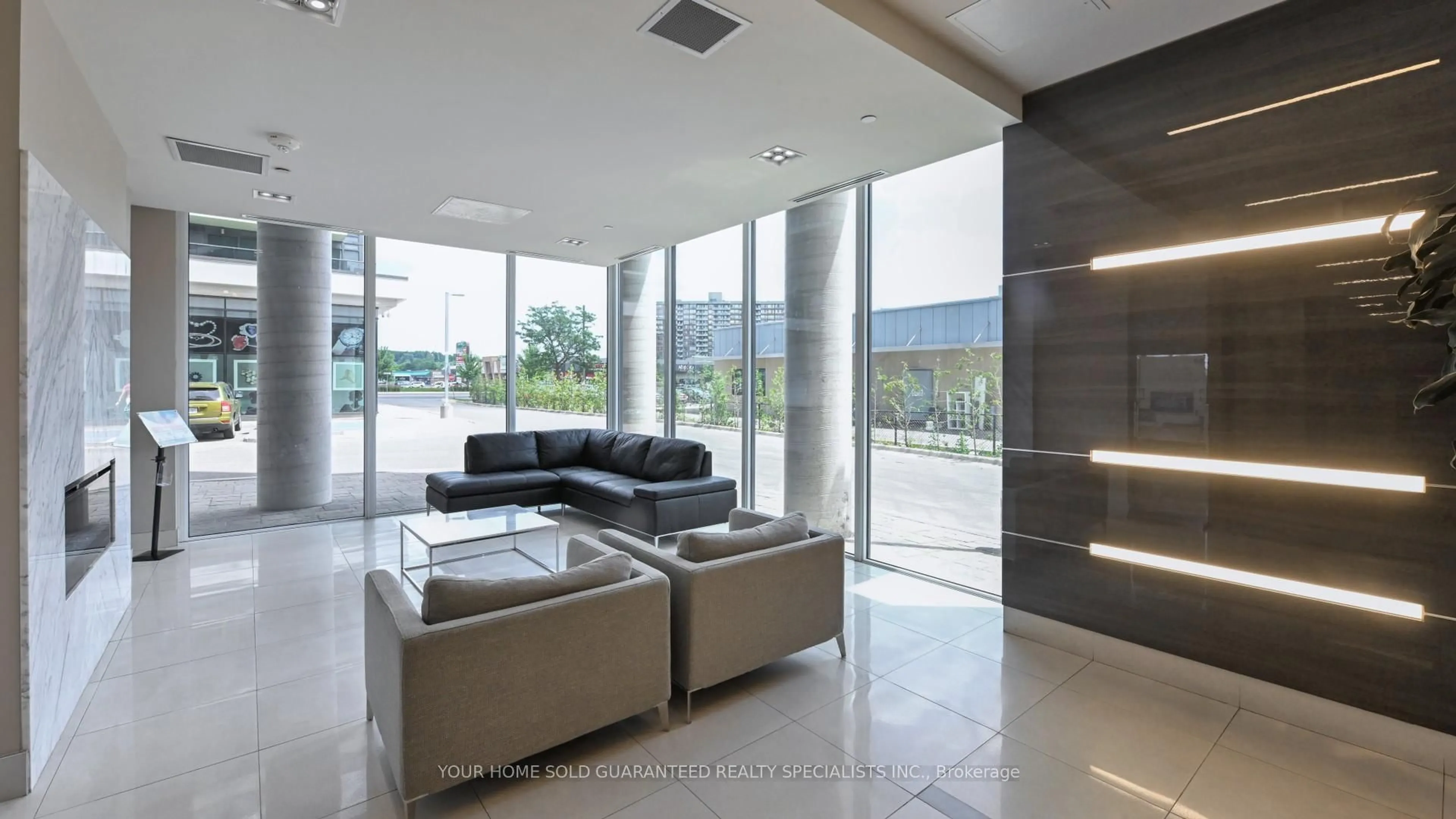 Unknown for 9618 Yonge St #318, Richmond Hill Ontario L4C 0X5