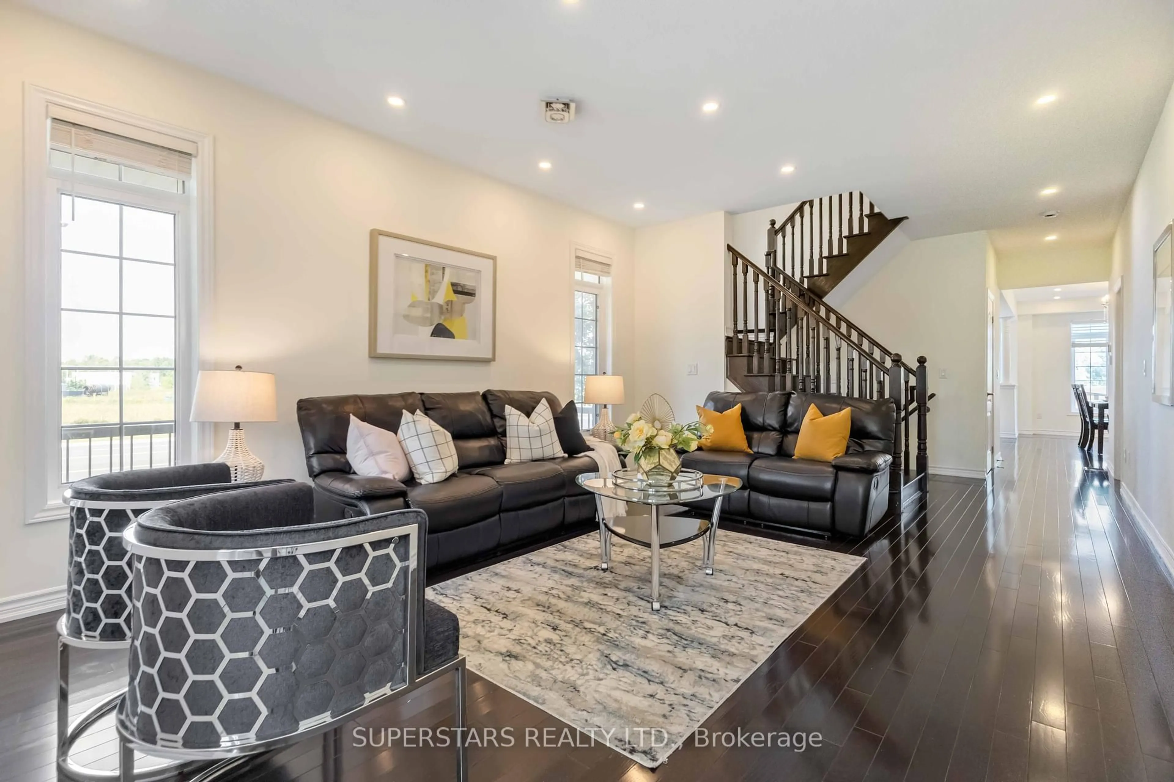 Living room with furniture, unknown for 70 Living Cres Cres, Markham Ontario L6C 1J5