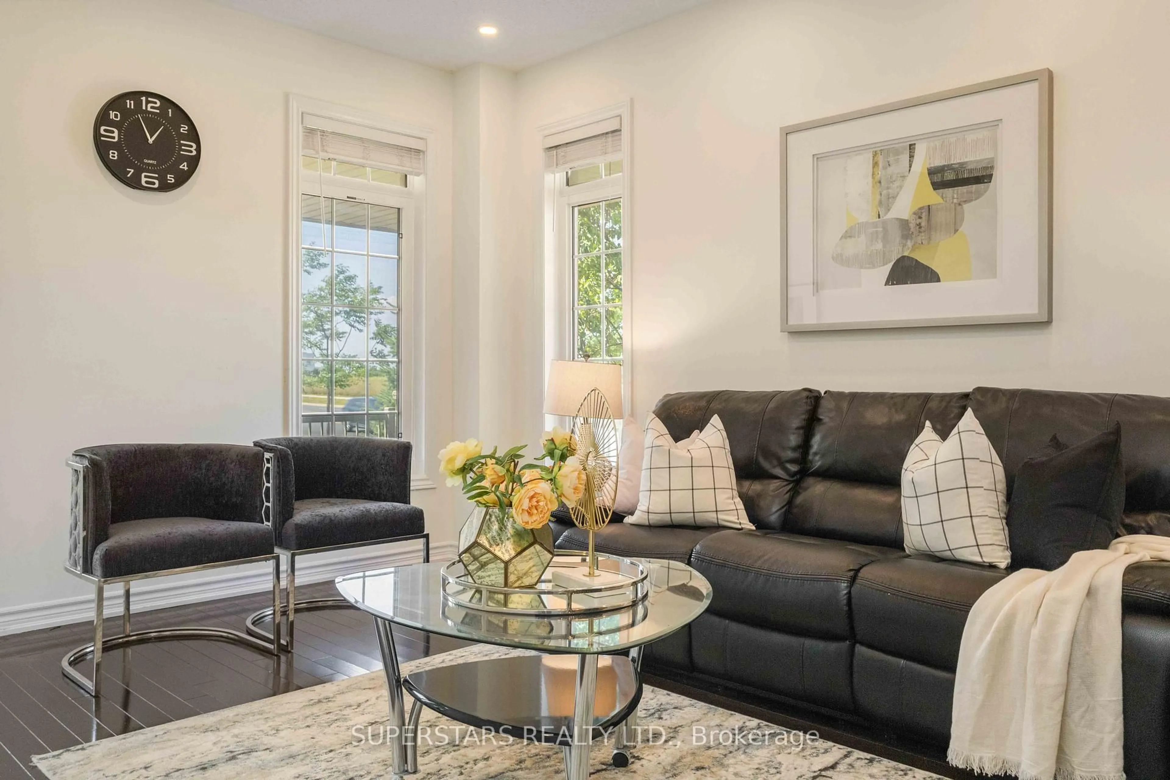 Living room with furniture, unknown for 70 Living Cres Cres, Markham Ontario L6C 1J5