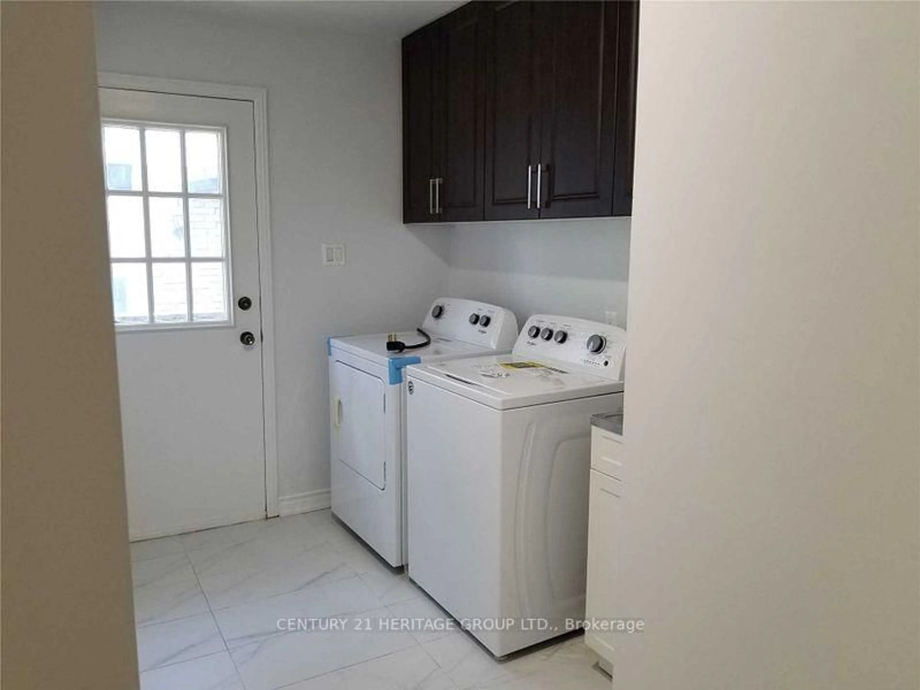 Laundry room for 22 Breckonwood Cres, Markham Ontario L3T 5E8