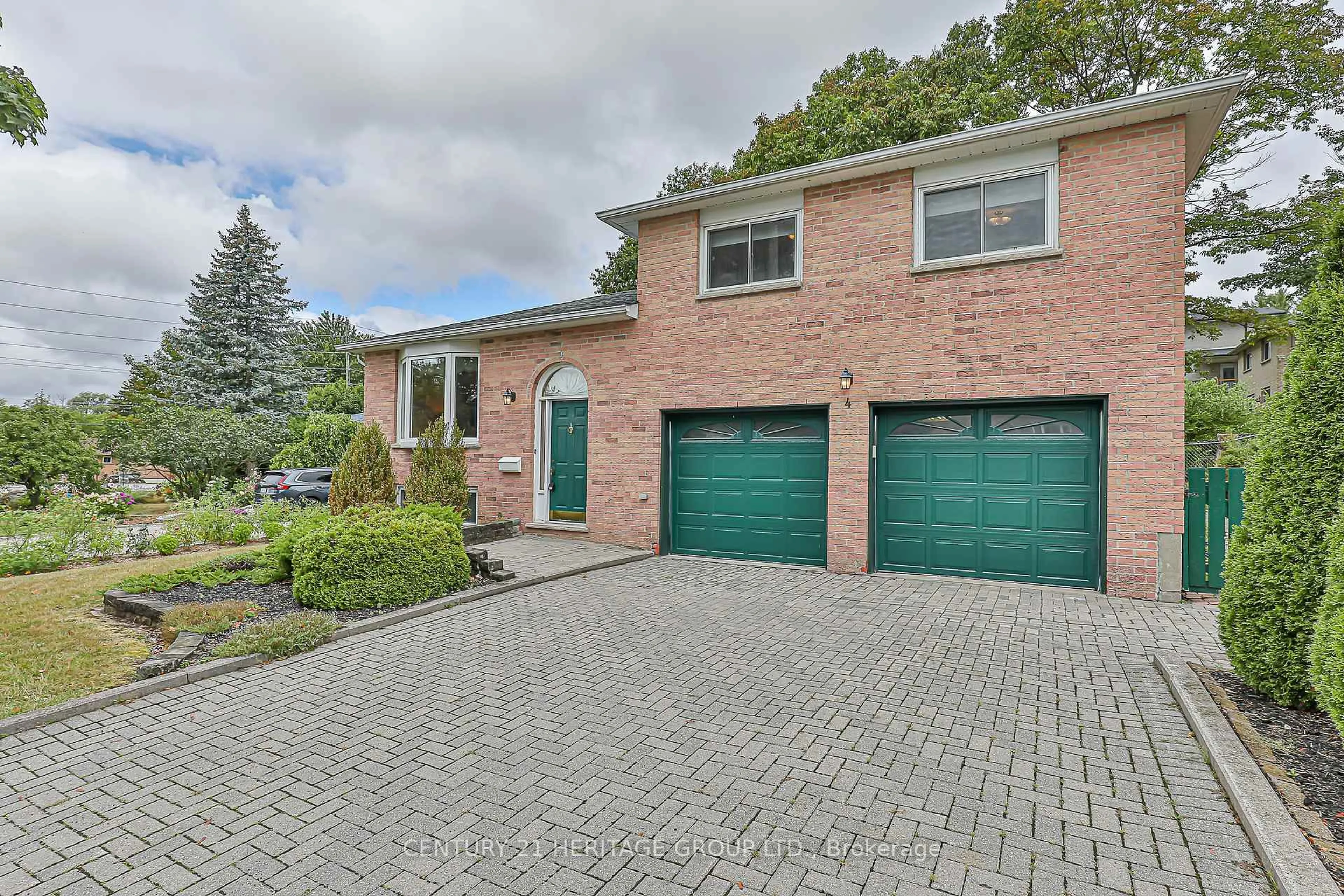 Home with brick exterior material, street for 4 Beckett Ave, East Gwillimbury Ontario L9N 1E6