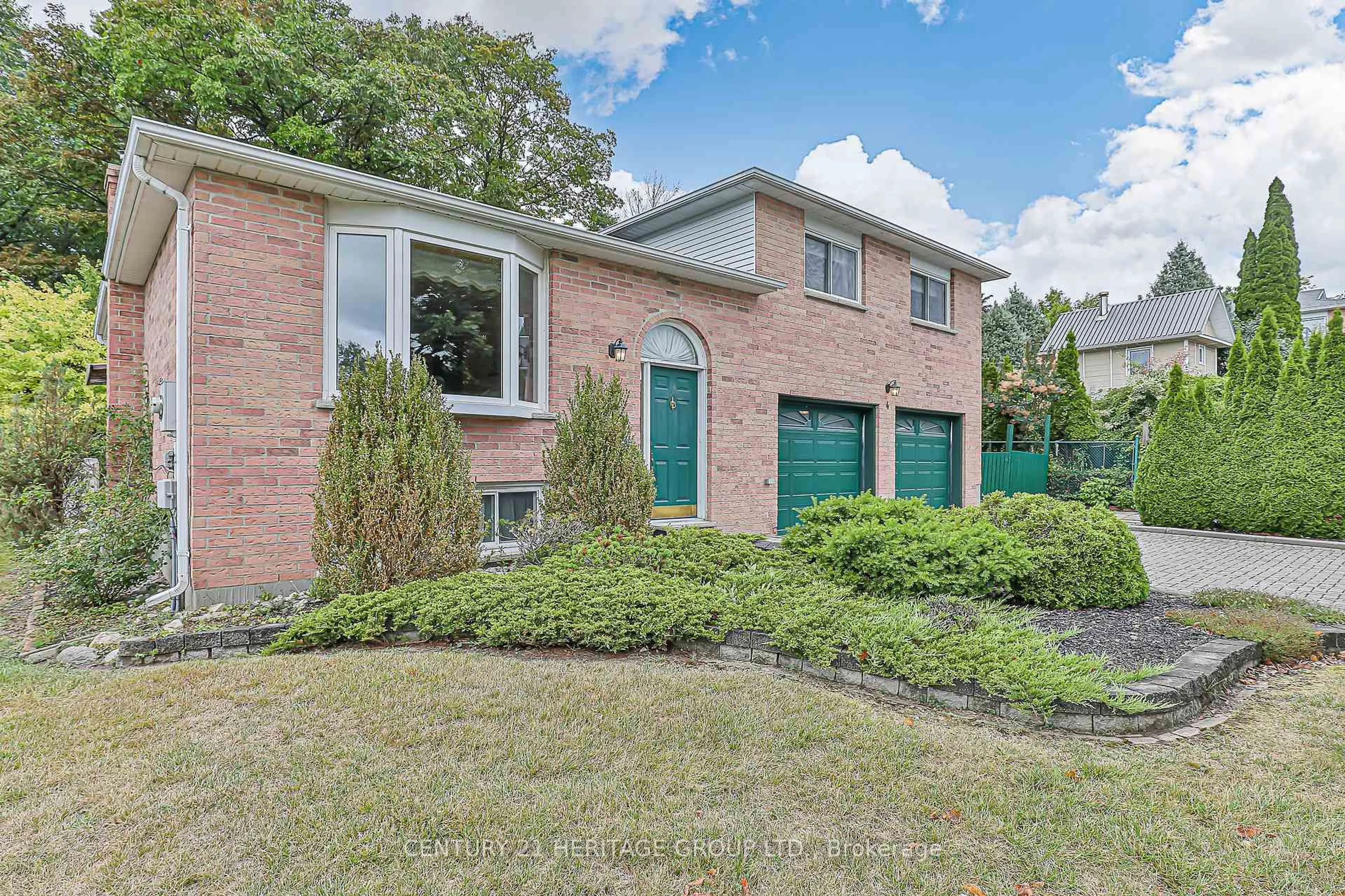 Home with brick exterior material, street for 4 Beckett Ave, East Gwillimbury Ontario L9N 1E6