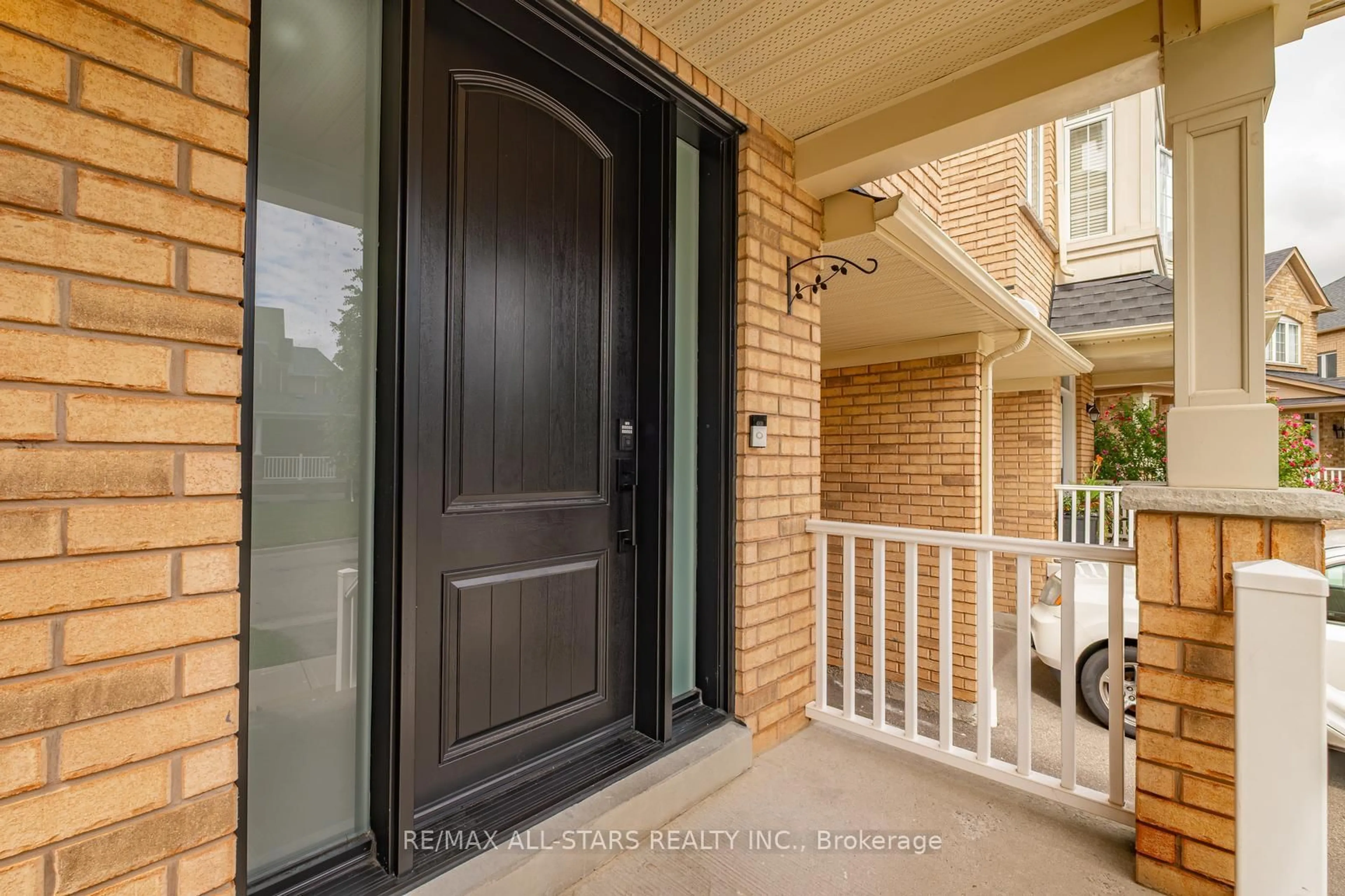 Indoor entryway for 166 James Ratcliff Ave, Whitchurch-Stouffville Ontario L4A 0L6
