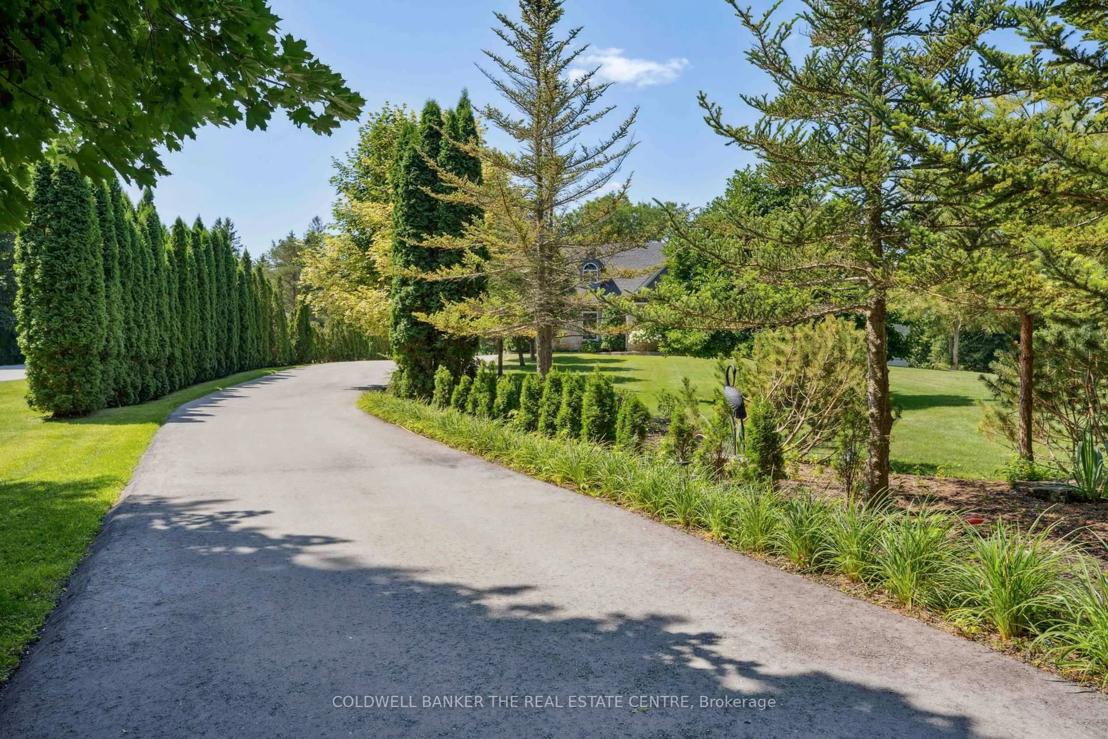 A pic from outside/outdoor area/front of a property/back of a property/a pic from drone, street for 54 Pine Post Rd, Georgina Ontario L0E 1P0