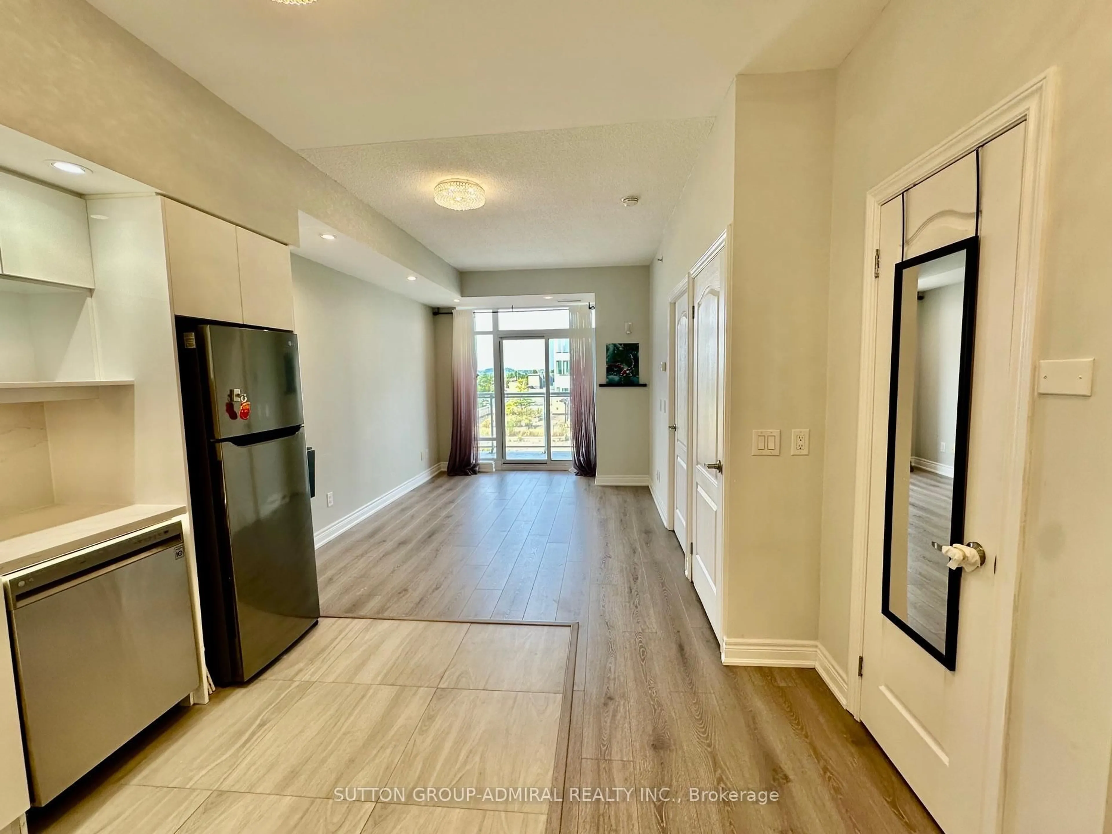 Indoor entryway for 8323 Kennedy Rd #625, Markham Ontario L3R 5W7