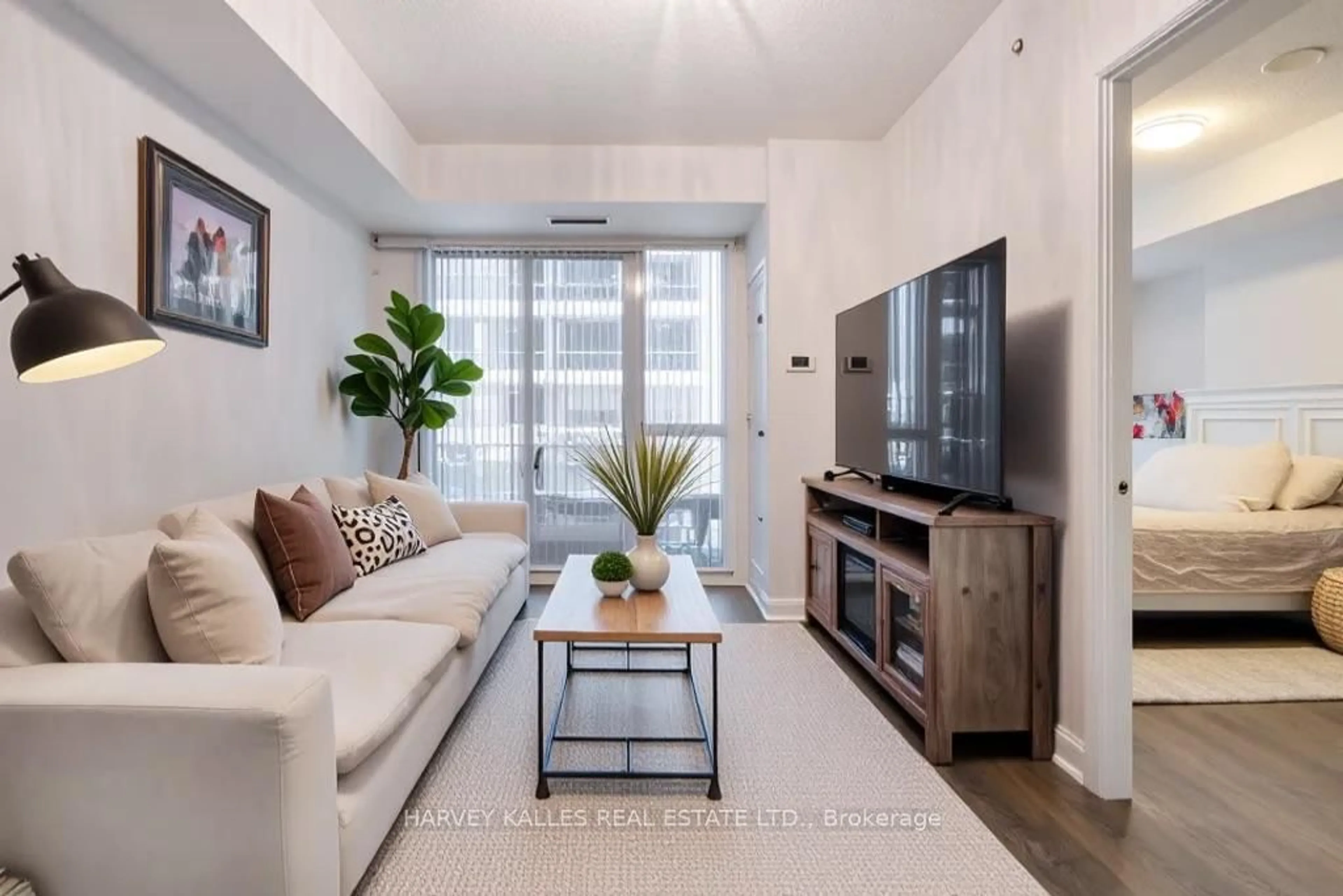 Living room with furniture, unknown for 9199 Yonge St #SE204, Richmond Hill Ontario L4C 6Z2