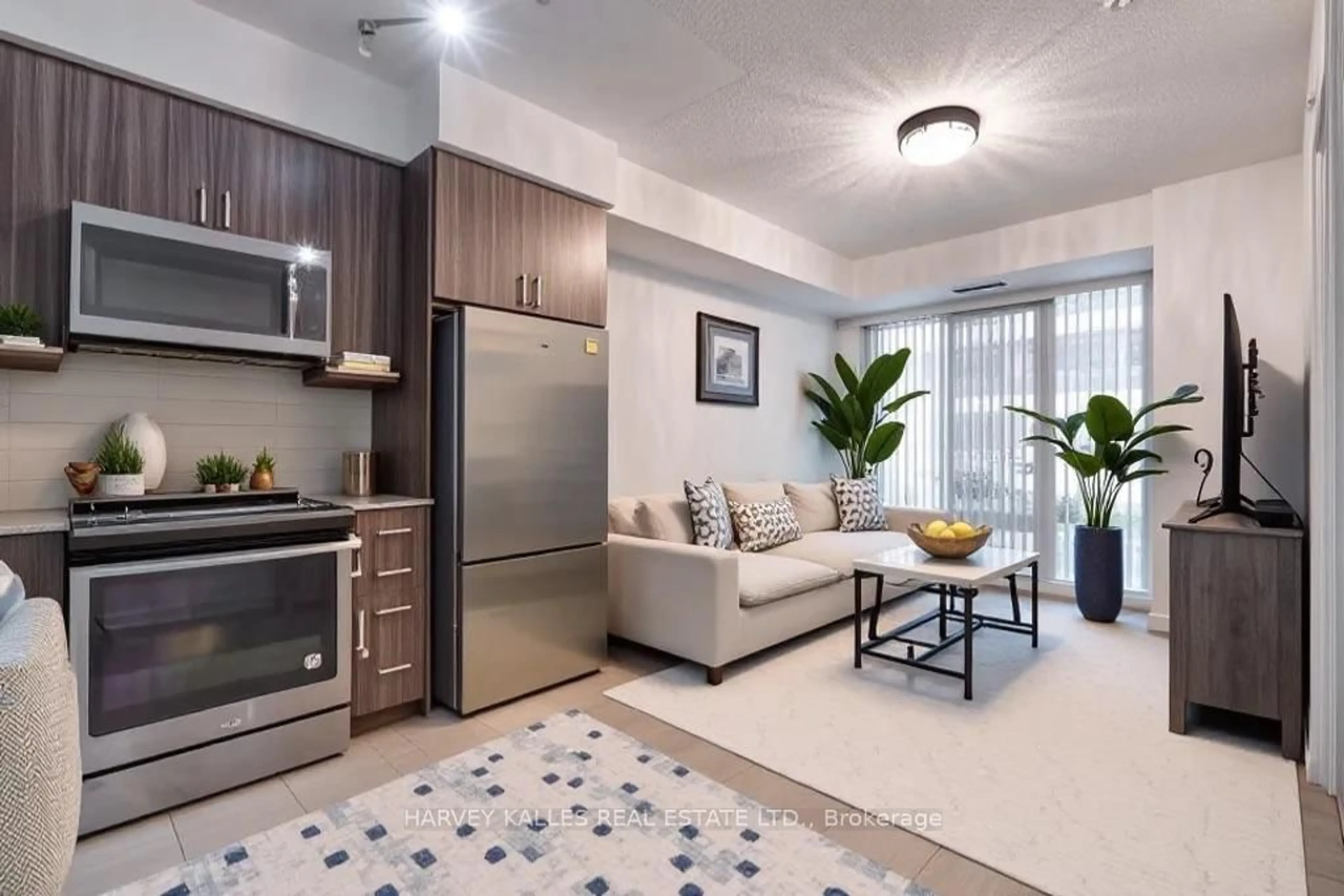 Open concept kitchen, unknown for 9199 Yonge St #SE204, Richmond Hill Ontario L4C 6Z2