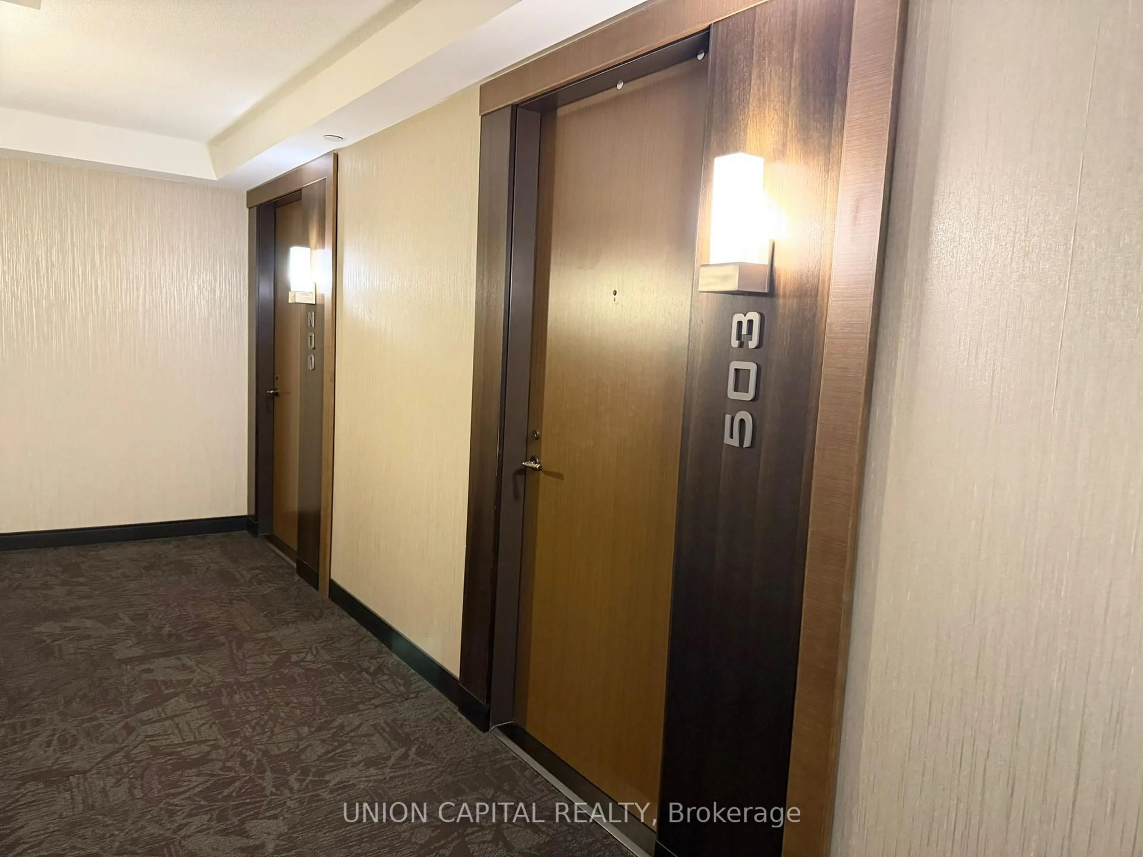 Indoor foyer for 8200 BIRCHMOUNT Rd #503, Markham Ontario L3R 9W1