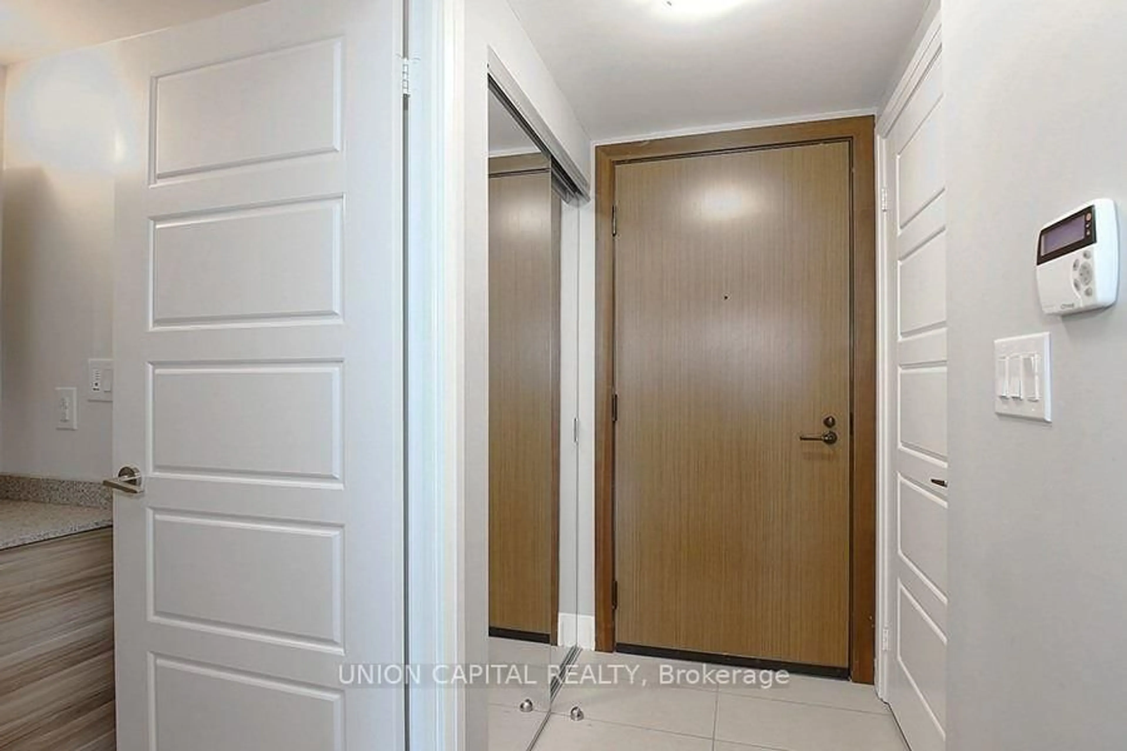 Indoor entryway for 8200 BIRCHMOUNT Rd #503, Markham Ontario L3R 9W1
