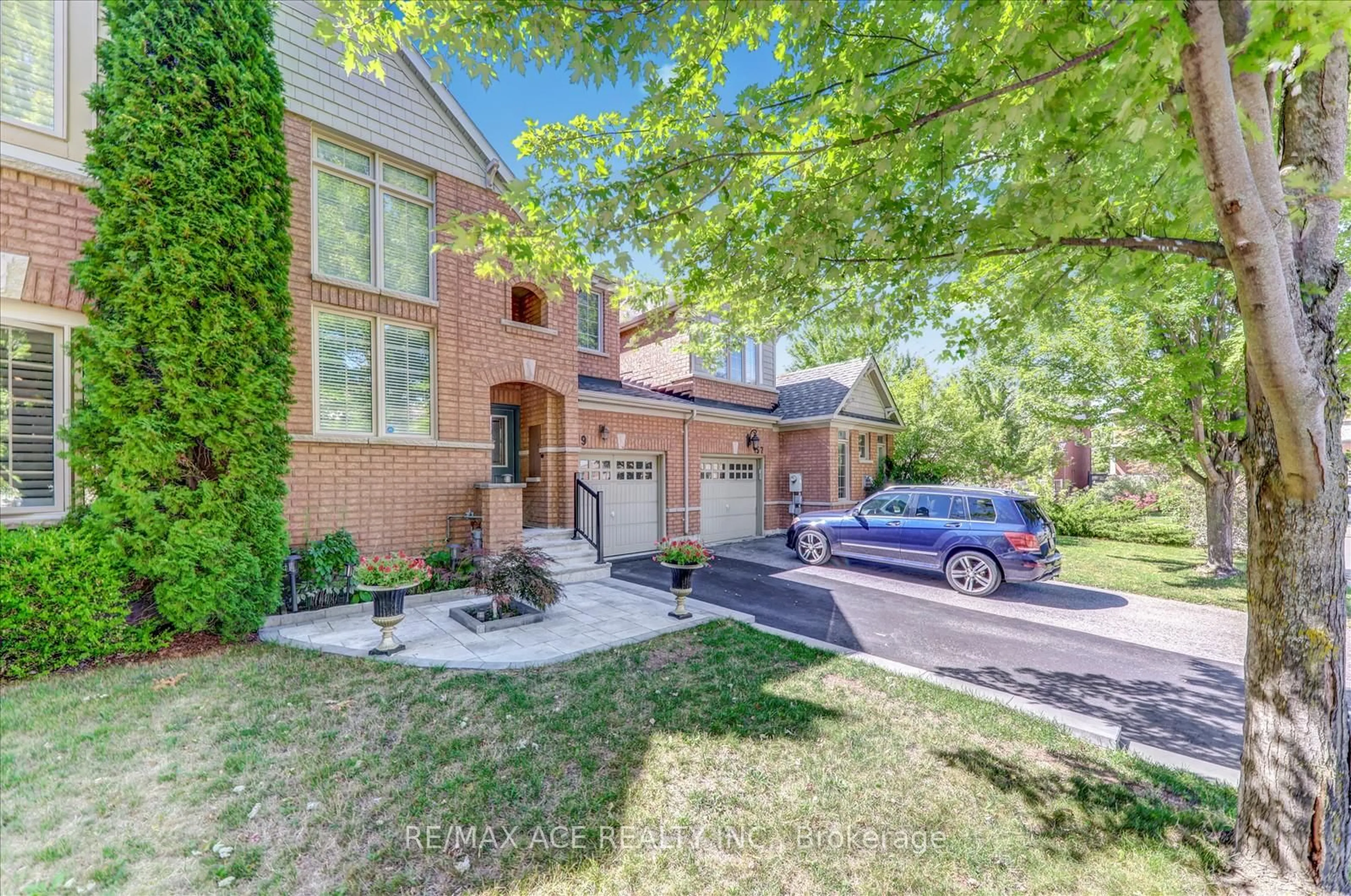 Home with brick exterior material, street for 59 Cozens Dr, Richmond Hill Ontario L4E 4W6