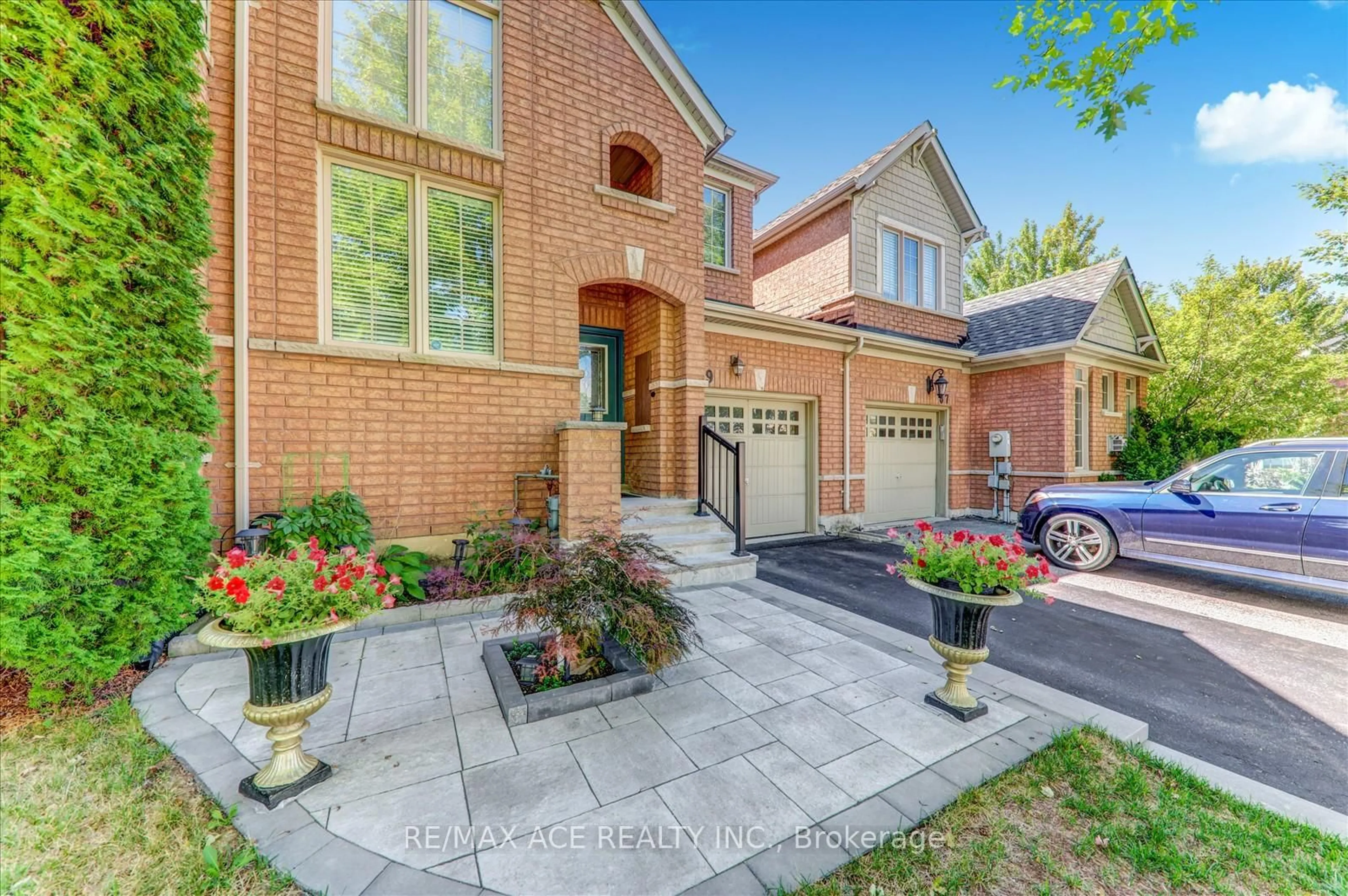 Home with brick exterior material, street for 59 Cozens Dr, Richmond Hill Ontario L4E 4W6