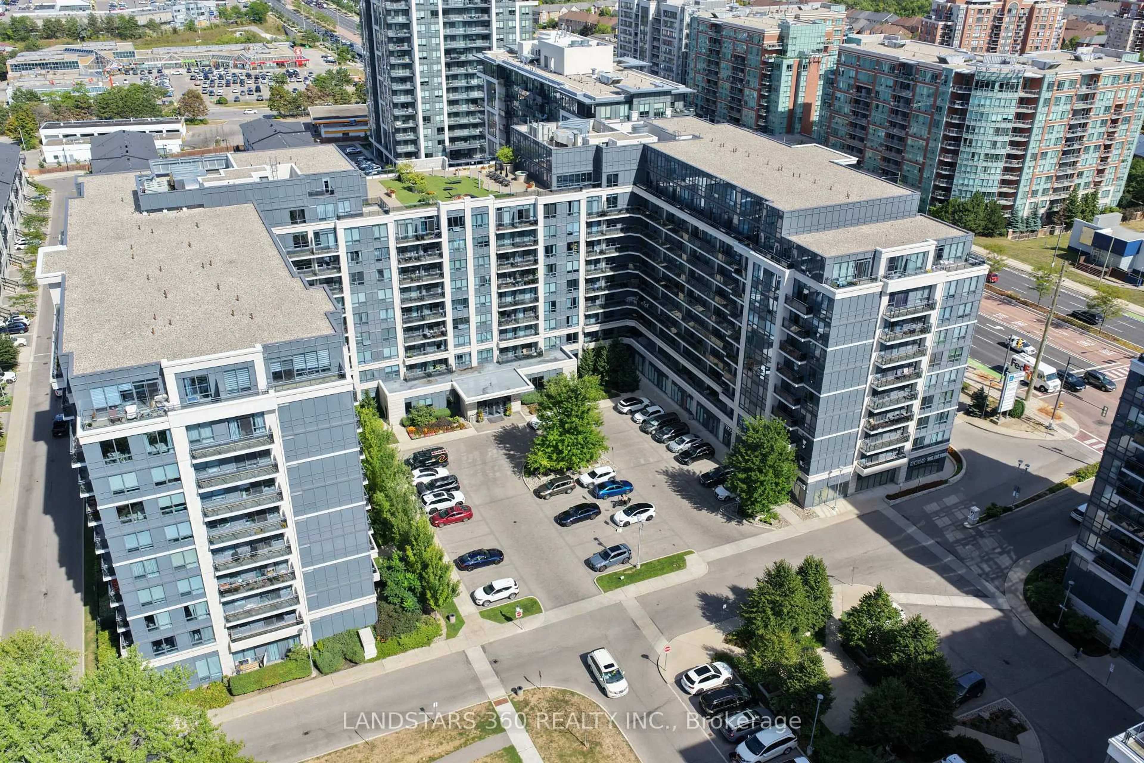 A pic from outside/outdoor area/front of a property/back of a property/a pic from drone, city buildings view from balcony for 376 Highway 7 Ave #920, Richmond Hill Ontario L4B 0C7